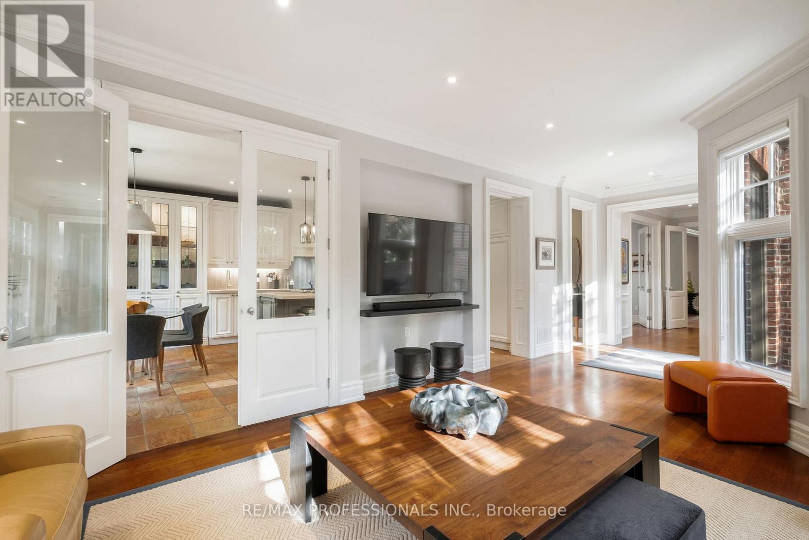 80 Kingsway Crescent, Toronto, Ontario  M8X 2R6 - Photo 19 - W12516712