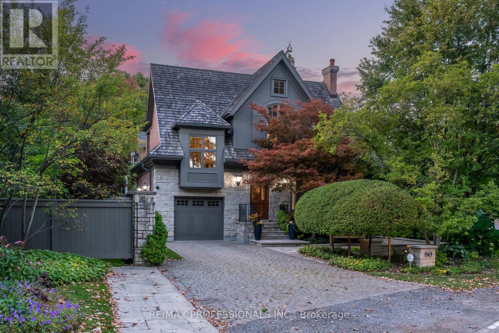 80 Kingsway Crescent, Toronto, Ontario  M8X 2R6 - Photo 3 - W12516712