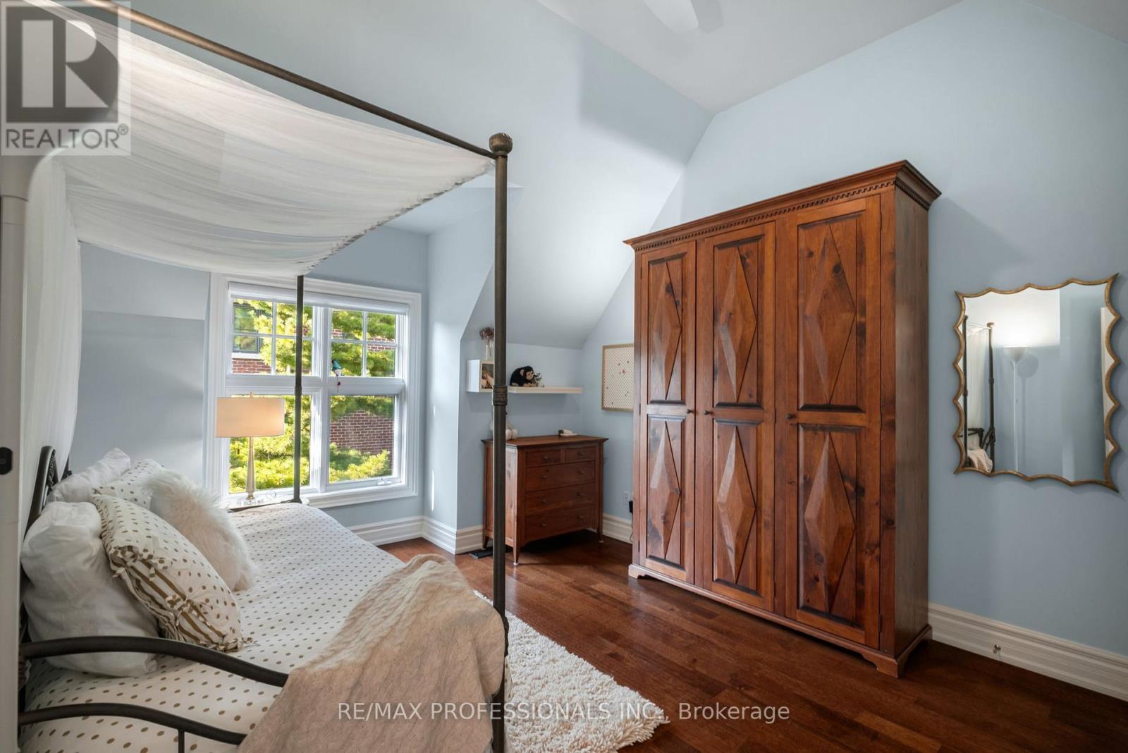 80 Kingsway Crescent, Toronto, Ontario  M8X 2R6 - Photo 33 - W12516712