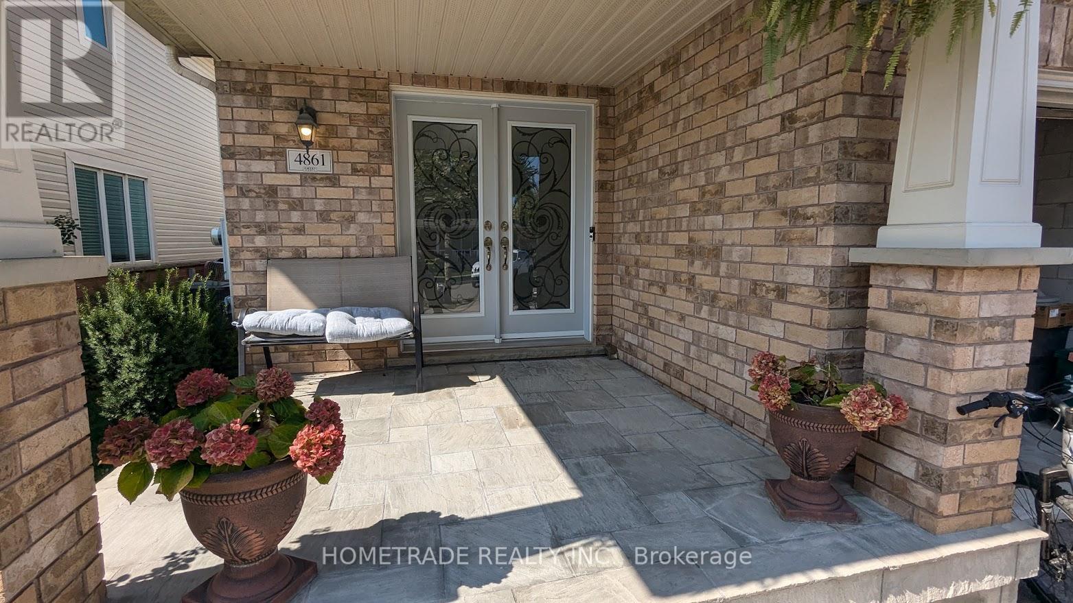 4861 Verdi Street, Burlington, Ontario  L7M 0H4 - Photo 3 - W12516758