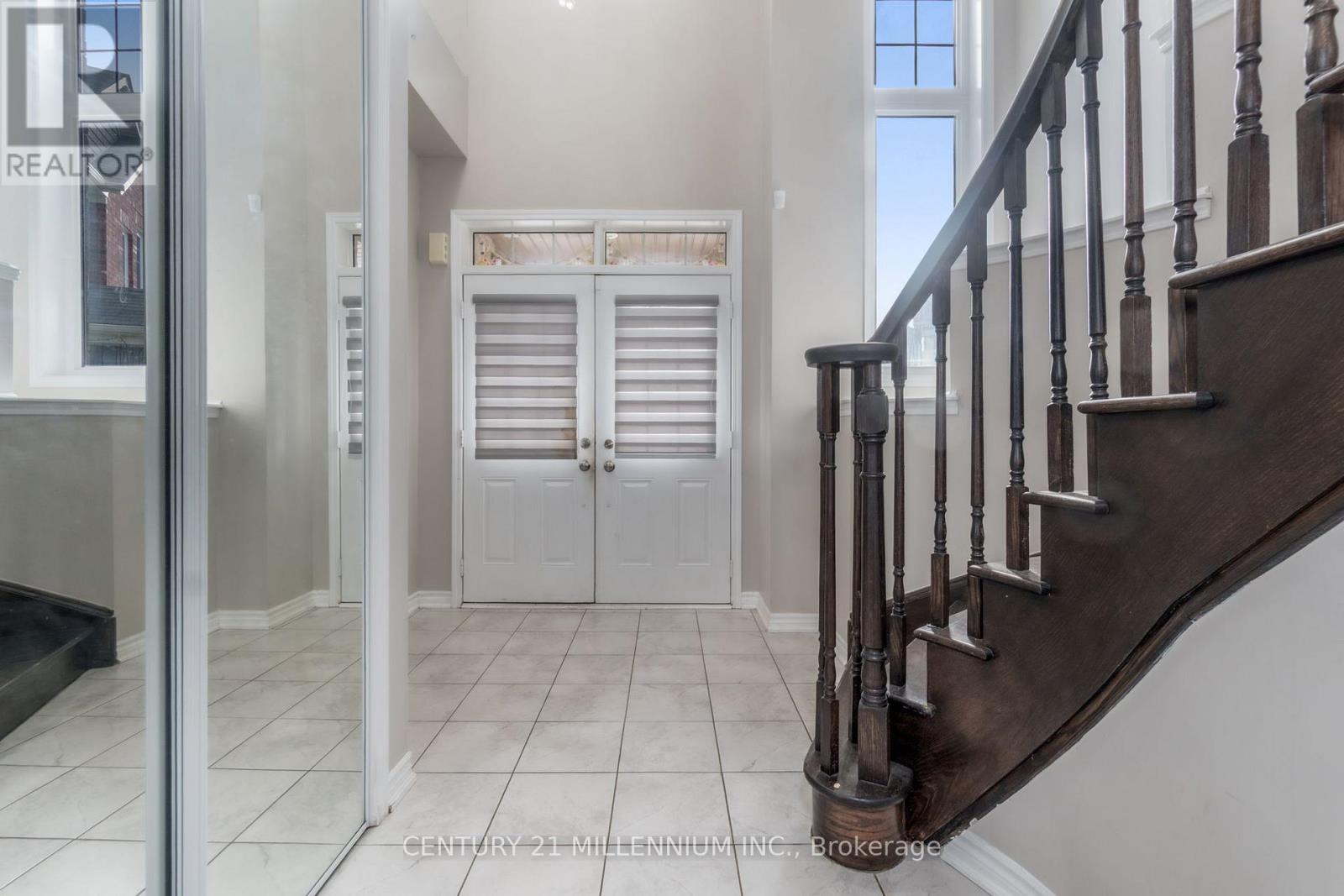 73 Mincing Trail, Brampton, Ontario  L7A 4S9 - Photo 3 - W12516760