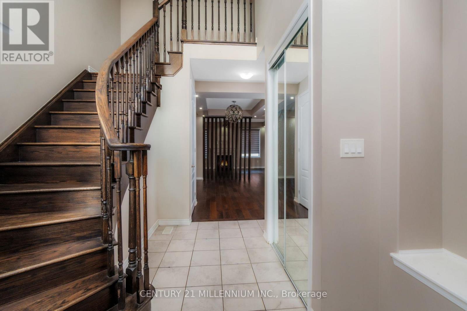 73 Mincing Trail, Brampton, Ontario  L7A 4S9 - Photo 5 - W12516760