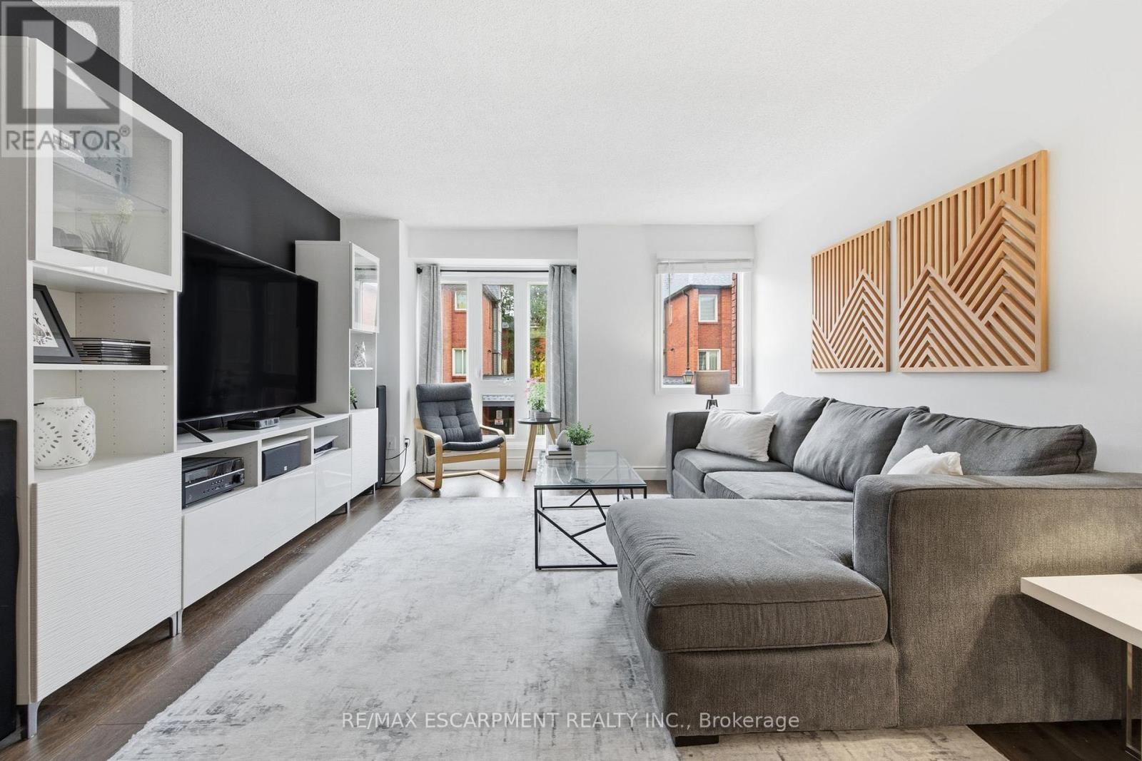 201 - 895 Maple Avenue, Burlington, Ontario  L7S 2H7 - Photo 4 - W12516788