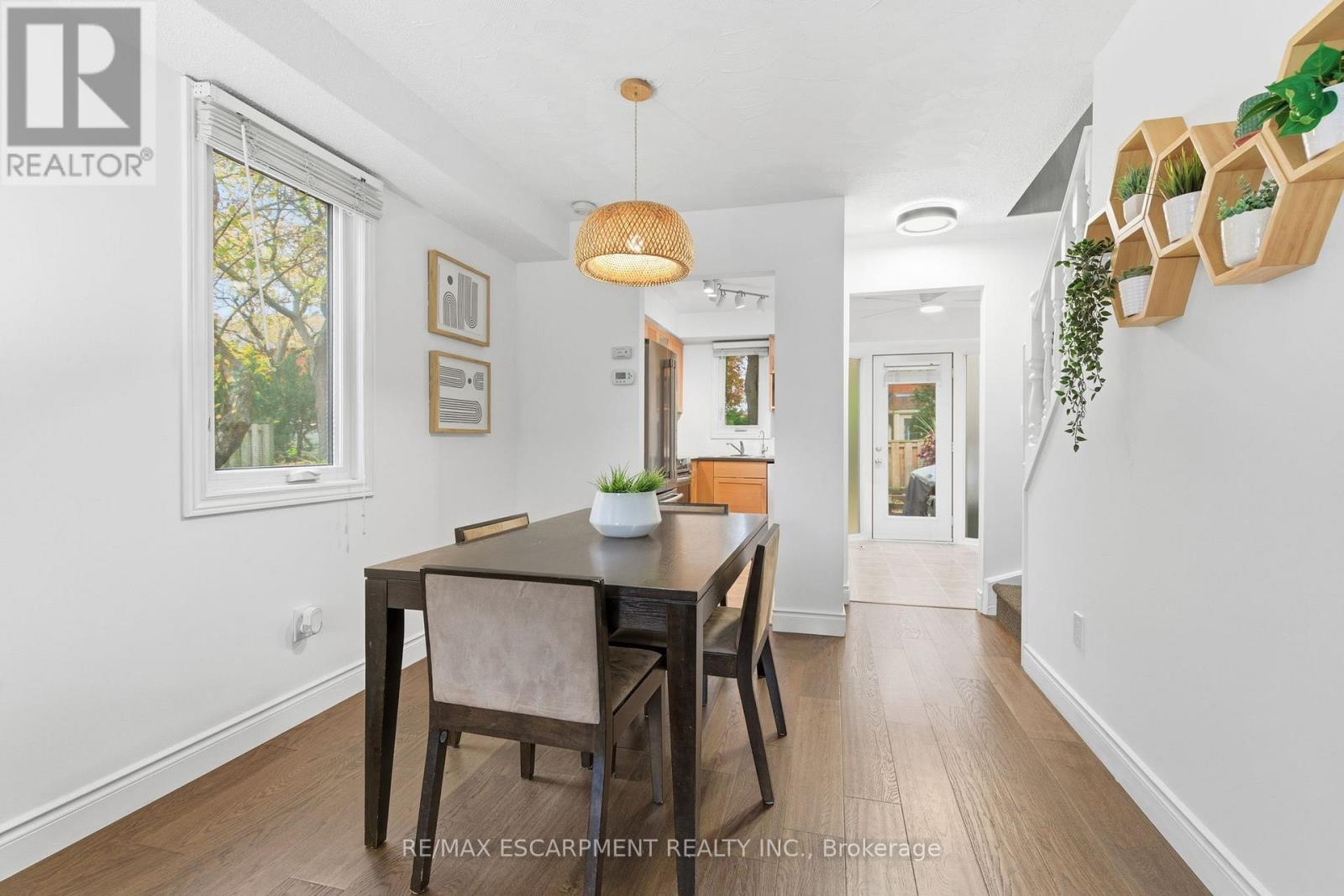 201 - 895 Maple Avenue, Burlington, Ontario  L7S 2H7 - Photo 6 - W12516788