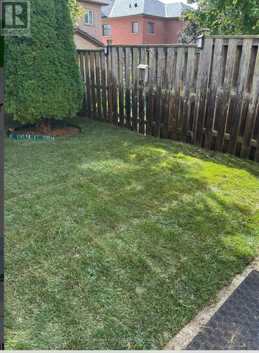 149 Mowat Crescent, Halton Hills, Ontario  L7G 6A8 - Photo 28 - W12516814