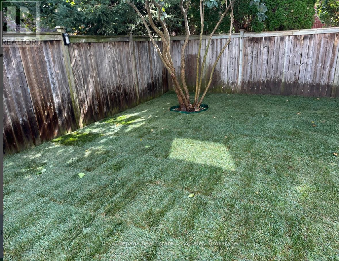 149 Mowat Crescent, Halton Hills, Ontario  L7G 6A8 - Photo 29 - W12516814