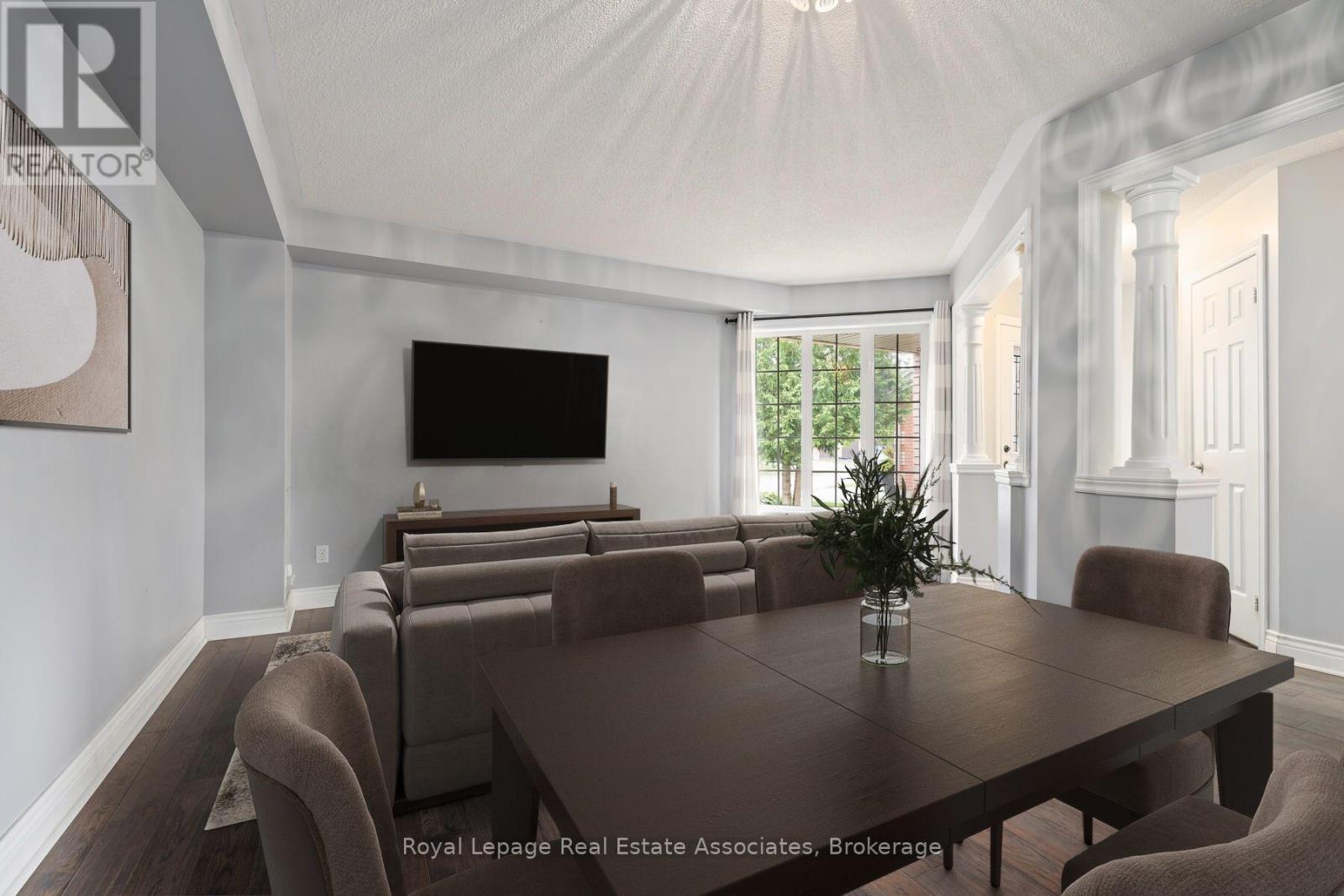 149 Mowat Crescent, Halton Hills, Ontario  L7G 6A8 - Photo 5 - W12516814