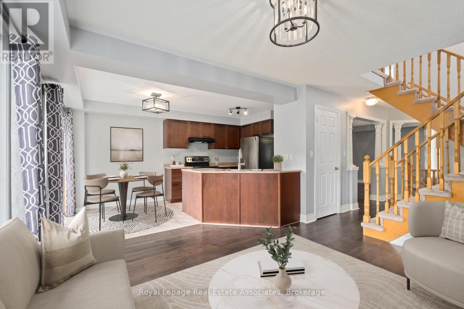 149 Mowat Crescent, Halton Hills, Ontario  L7G 6A8 - Photo 9 - W12516814