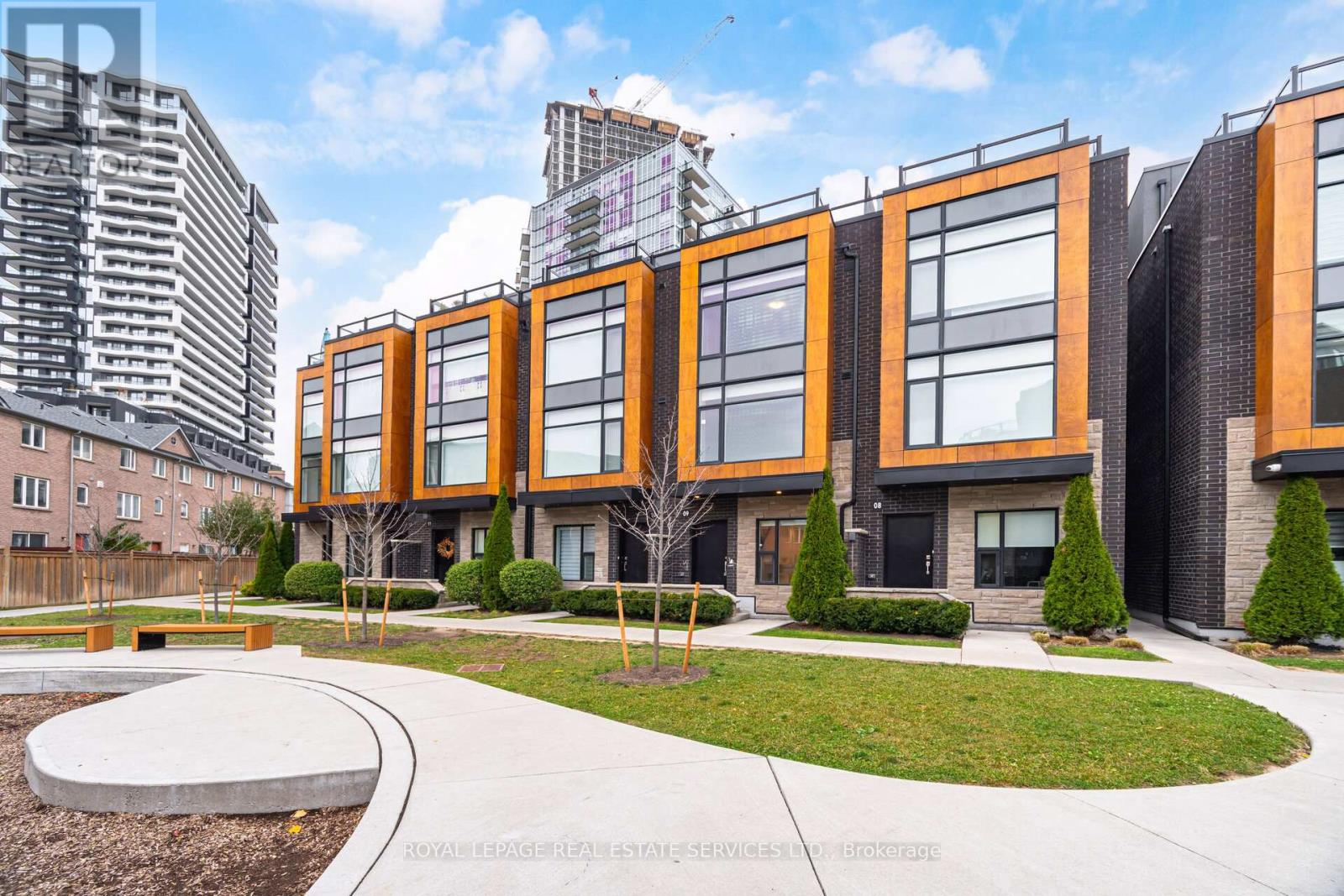 9 - 200 Malta Avenue, Brampton, Ontario  L6Y 6H8 - Photo 4 - W12516818