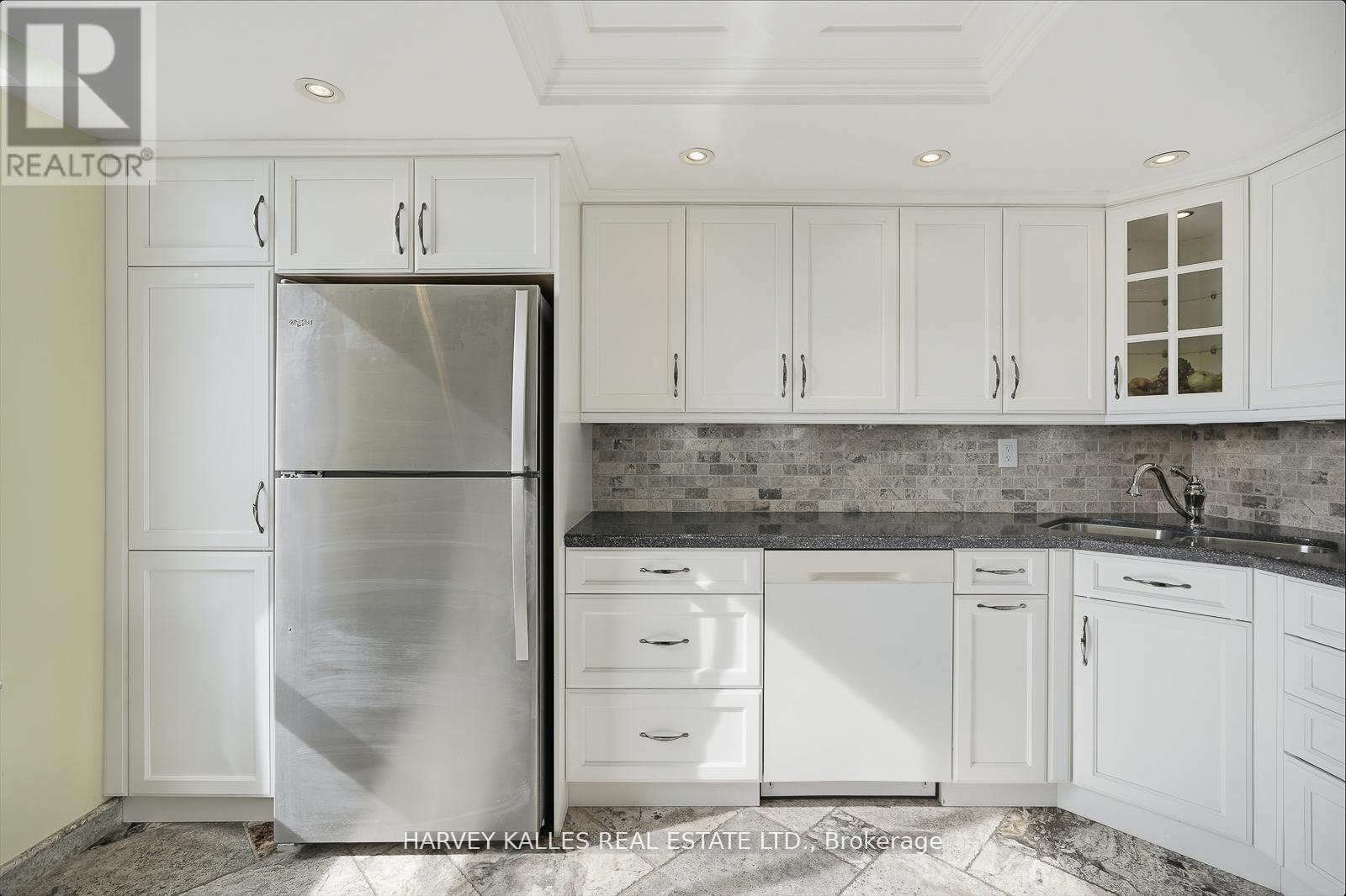 812 - 20 Cherrytree Drive, Brampton, Ontario  L6Y 3V1 - Photo 15 - W12516834