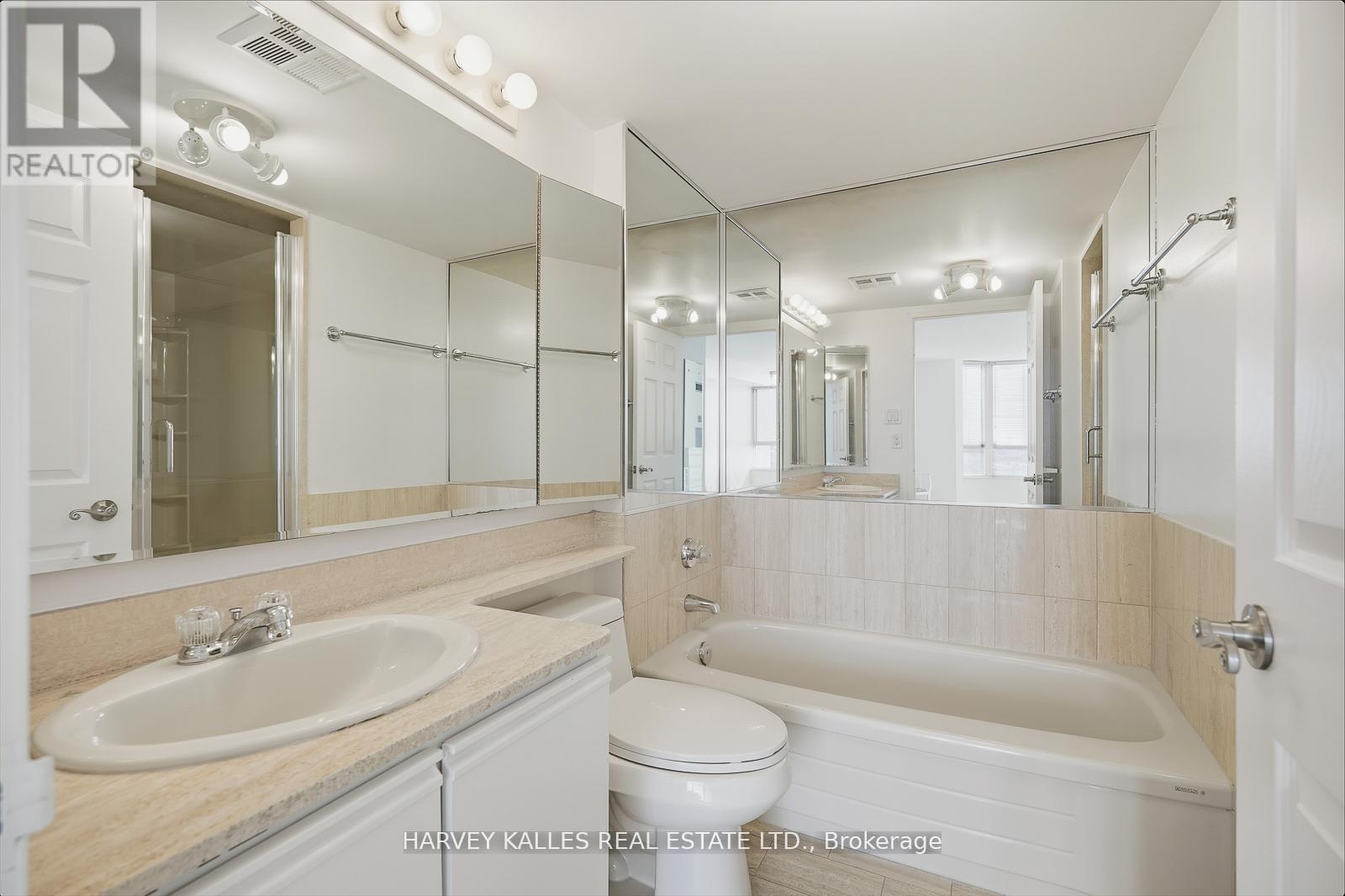 812 - 20 Cherrytree Drive, Brampton, Ontario  L6Y 3V1 - Photo 23 - W12516834