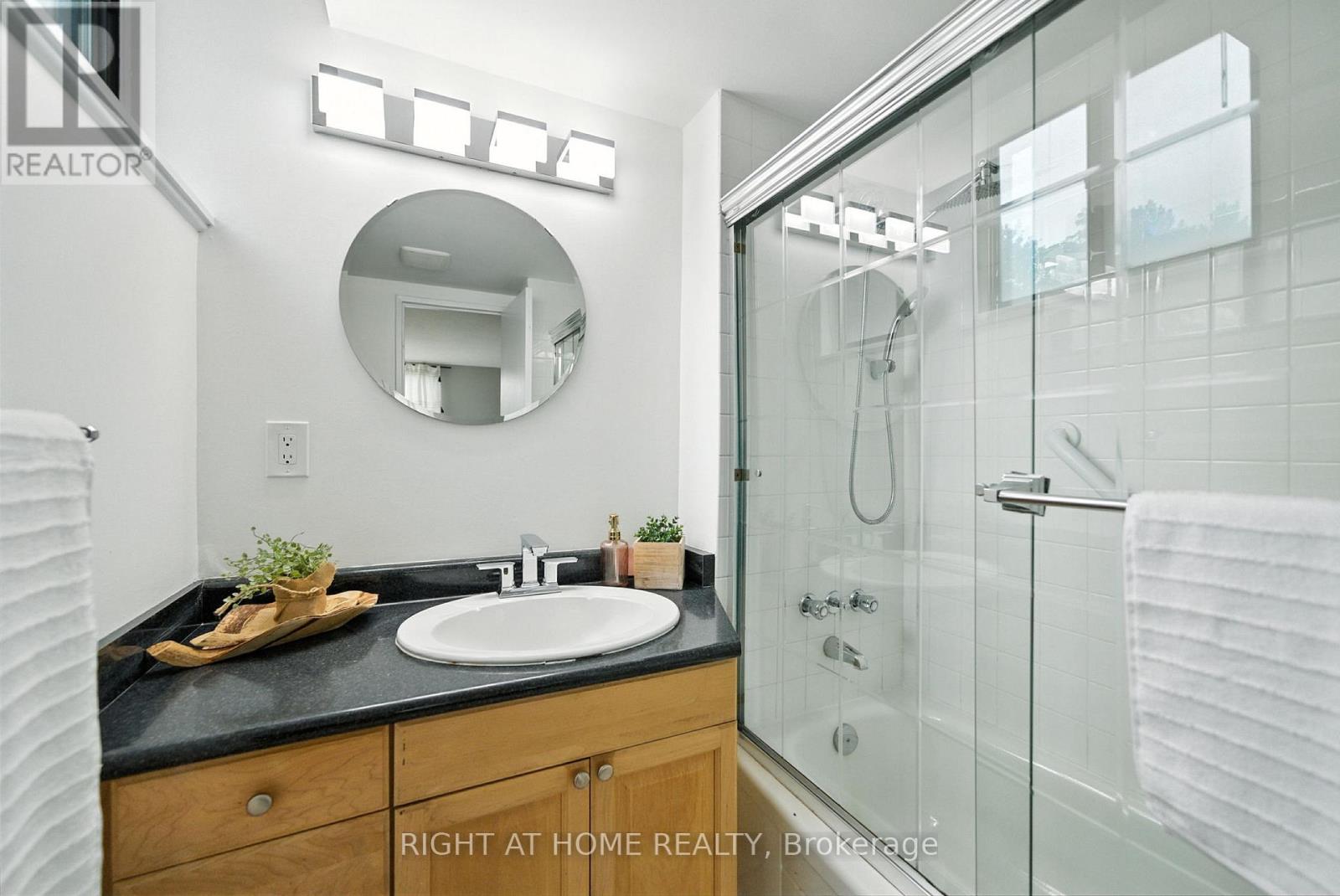 201 - 200 Robert Speck Parkway, Mississauga, Ontario  L4Z 1S3 - Photo 20 - W12516872