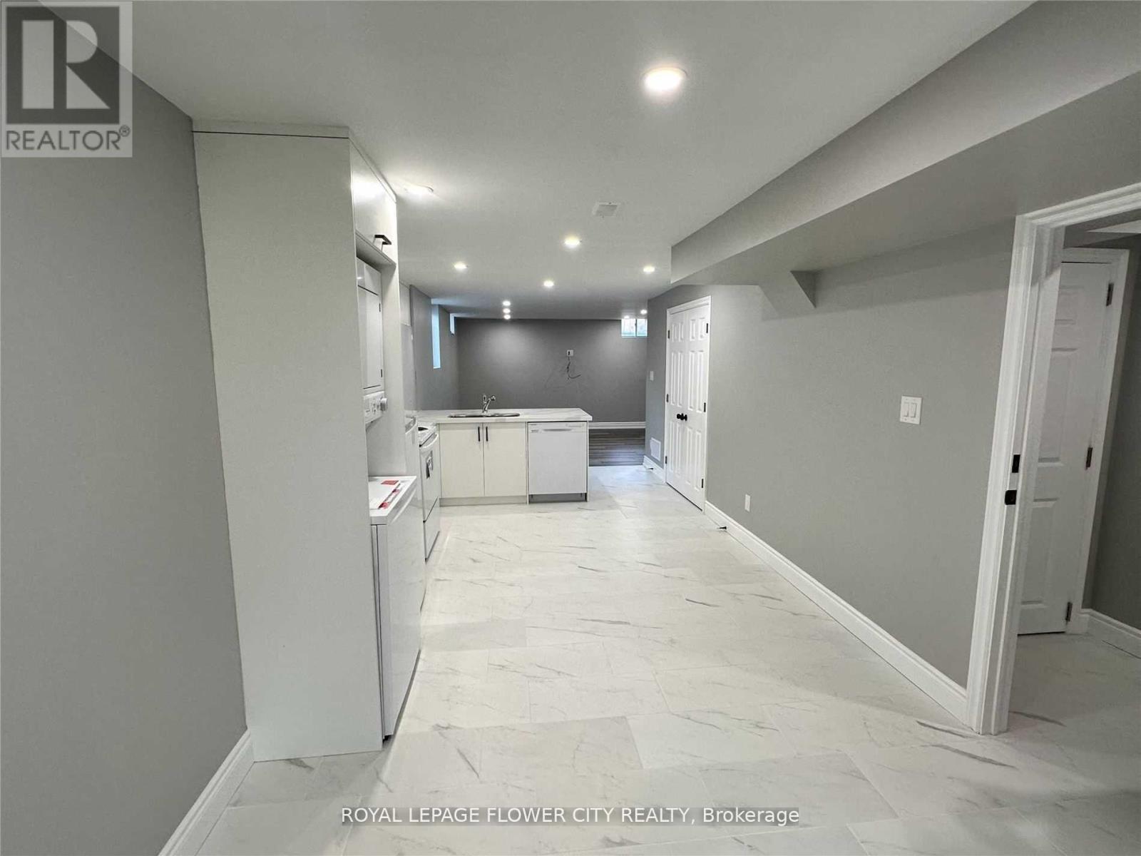 41 Paisley Green Avenue, Caledon (Caledon East), Ontario  L7C 3R9 - Photo 10 - W12516878