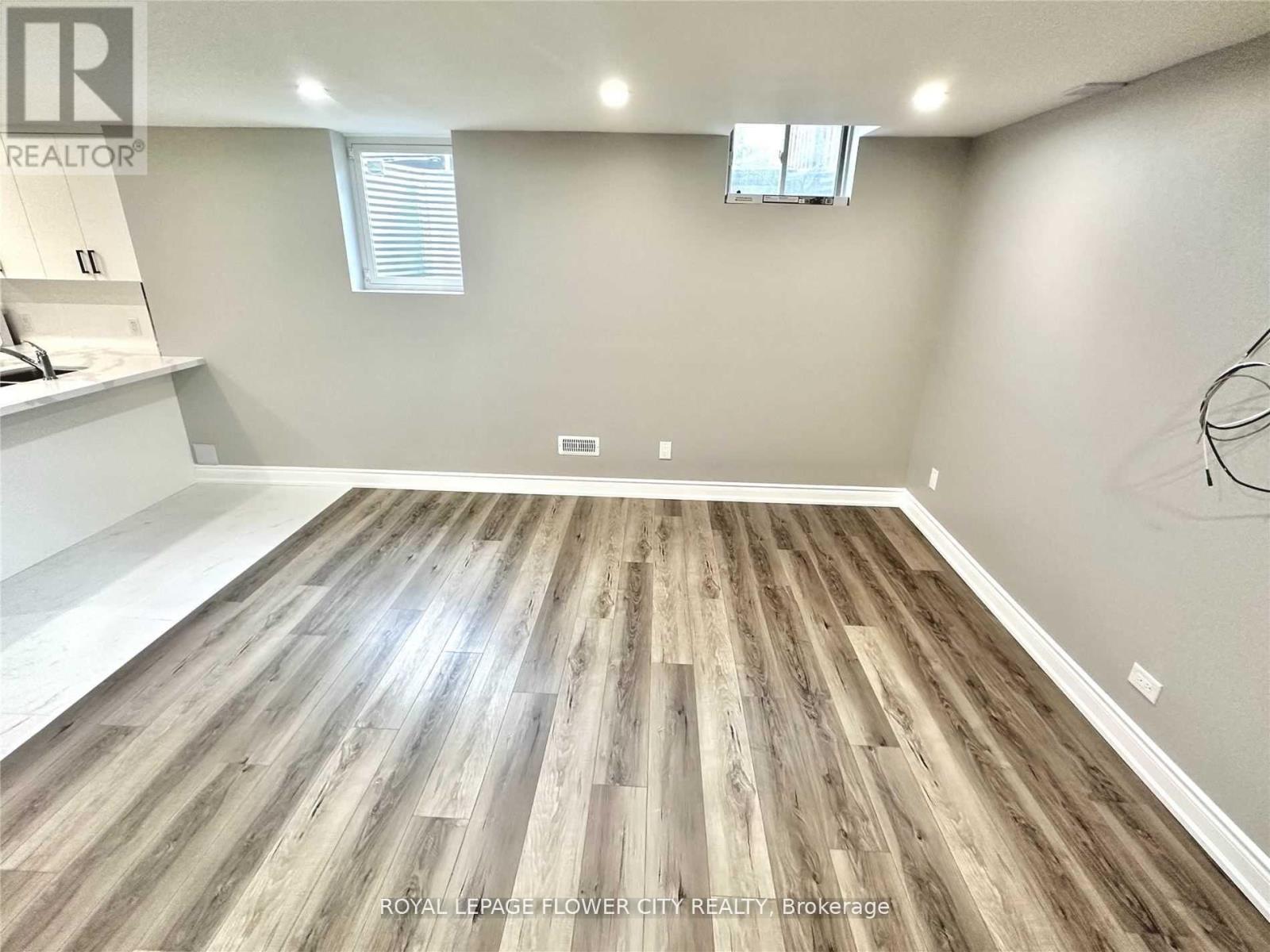 41 Paisley Green Avenue, Caledon (Caledon East), Ontario  L7C 3R9 - Photo 15 - W12516878