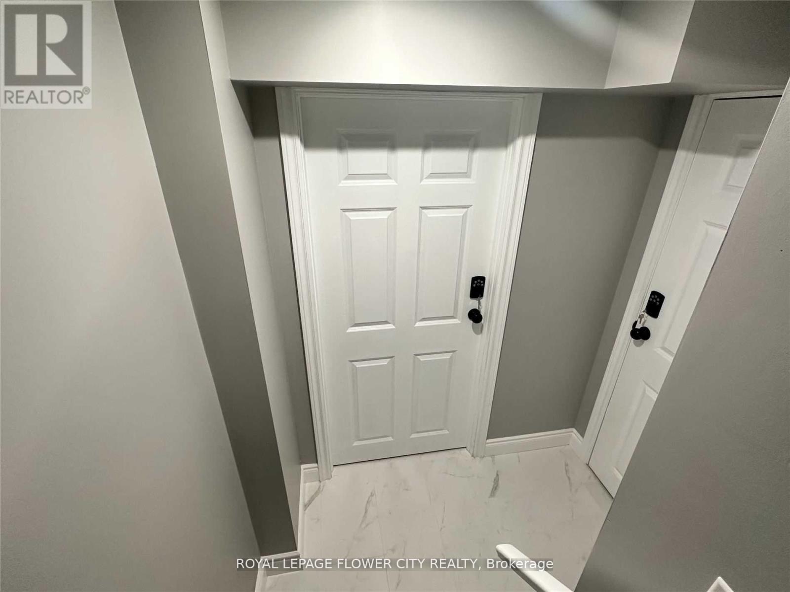 41 Paisley Green Avenue, Caledon (Caledon East), Ontario  L7C 3R9 - Photo 2 - W12516878