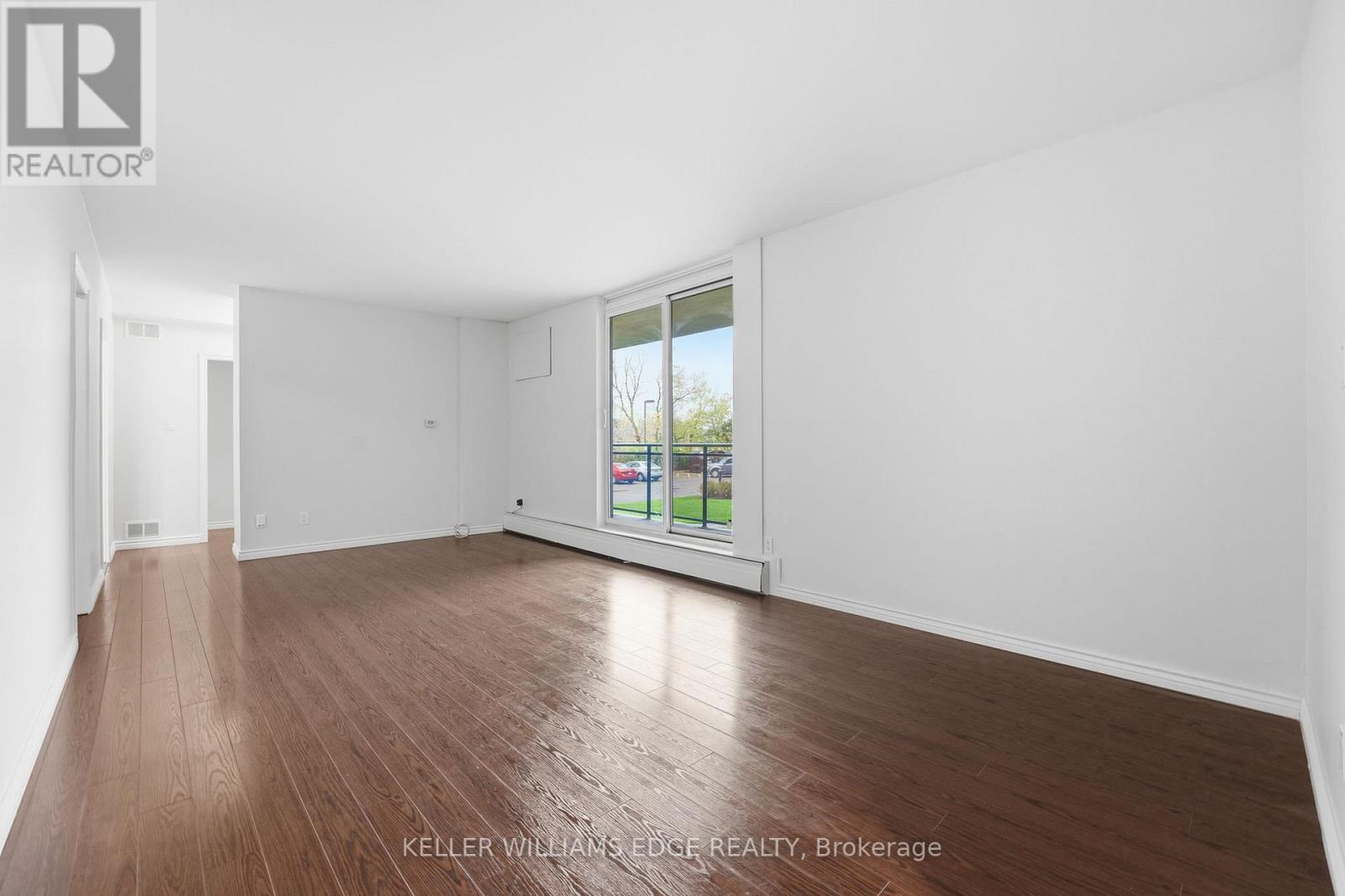 101 - 975 Warwick Court, Burlington, Ontario  L7T 3Z7 - Photo 10 - W12516882