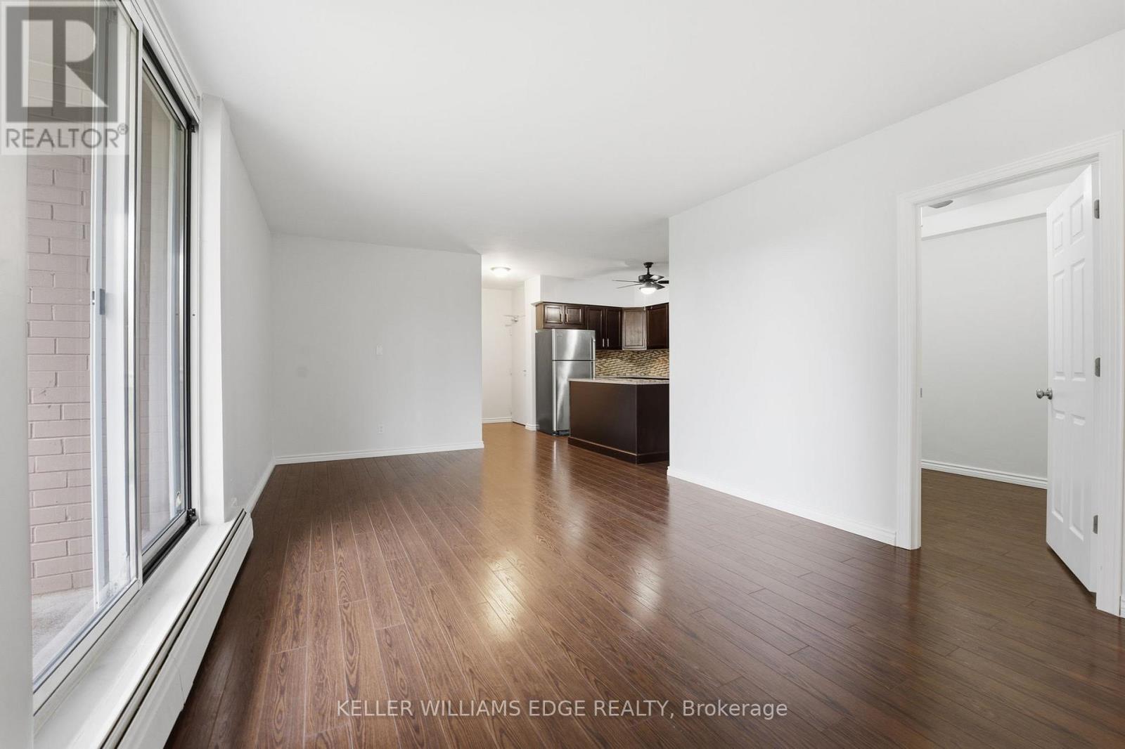 101 - 975 Warwick Court, Burlington, Ontario  L7T 3Z7 - Photo 12 - W12516882