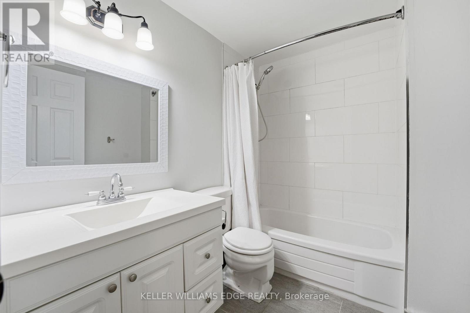 101 - 975 Warwick Court, Burlington, Ontario  L7T 3Z7 - Photo 16 - W12516882