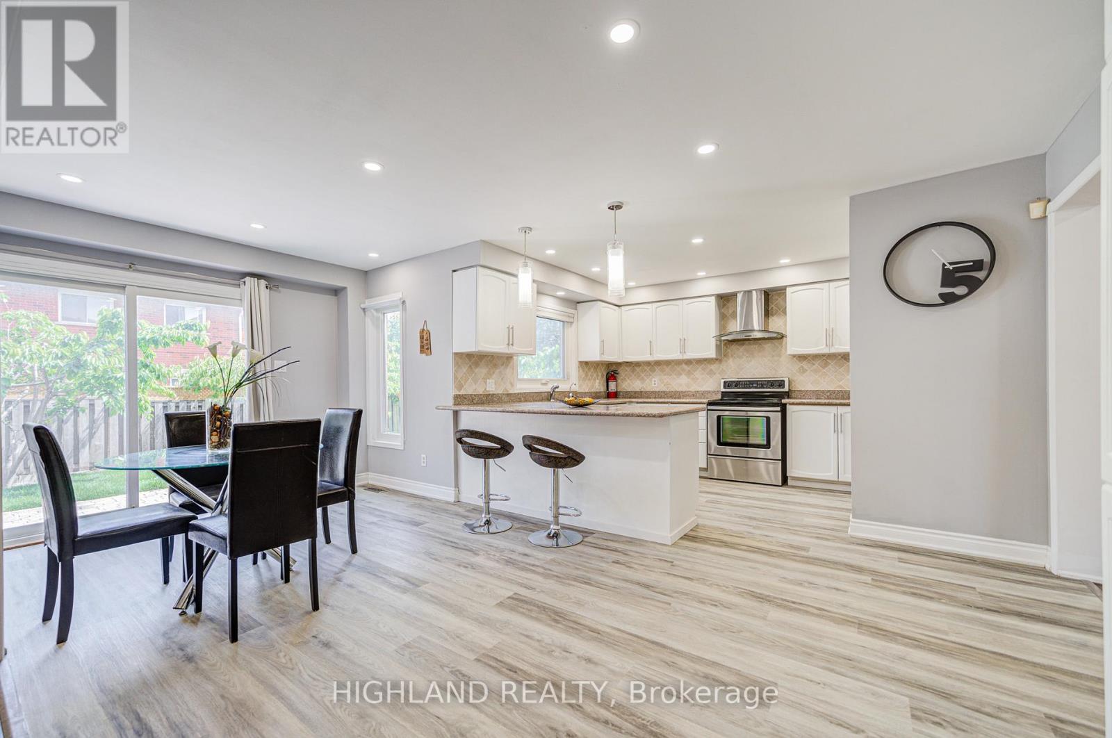 4781 Crystal Rose Drive, Mississauga, Ontario  L5V 1G9 - Photo 15 - W12516918