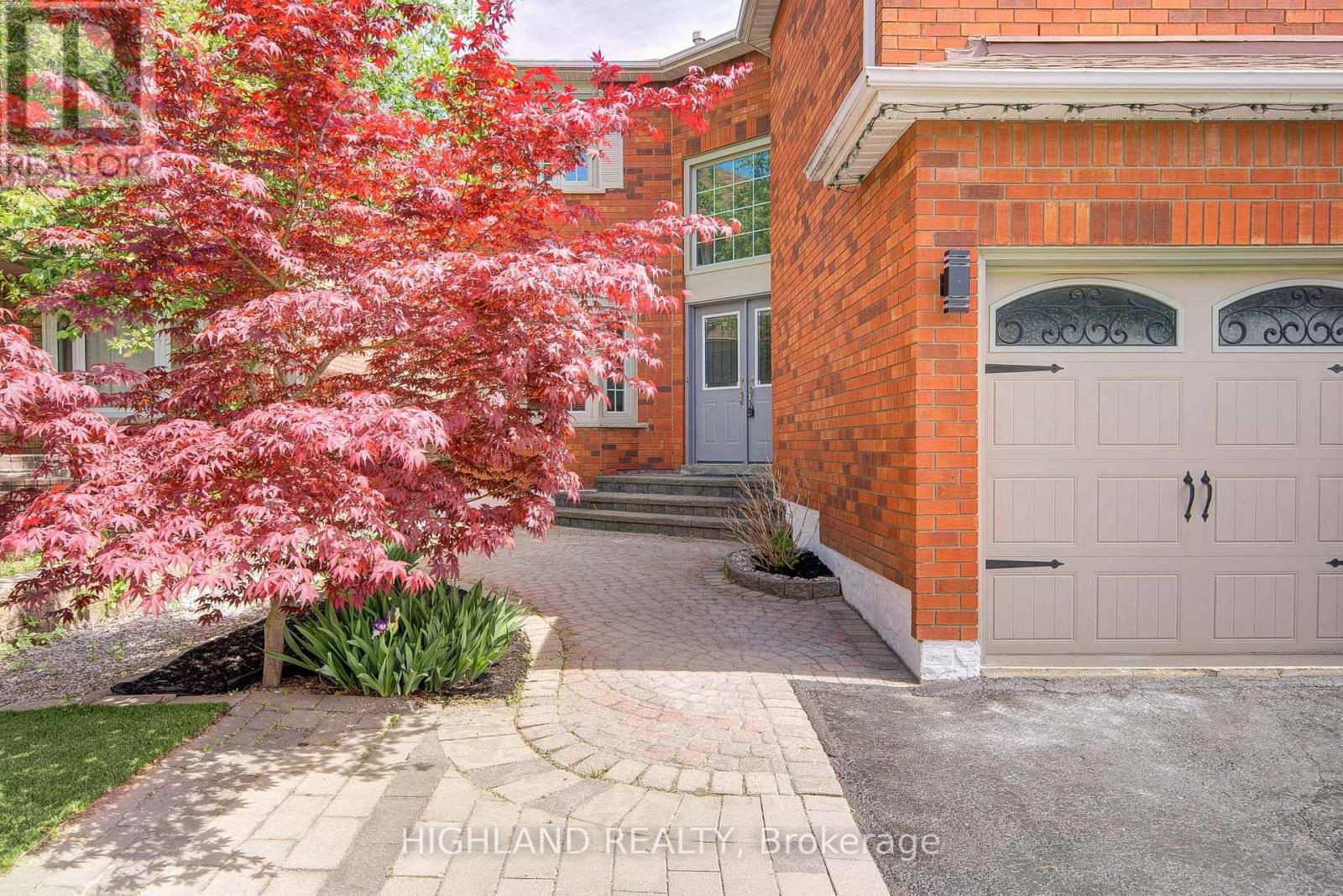 4781 Crystal Rose Drive, Mississauga, Ontario  L5V 1G9 - Photo 2 - W12516918