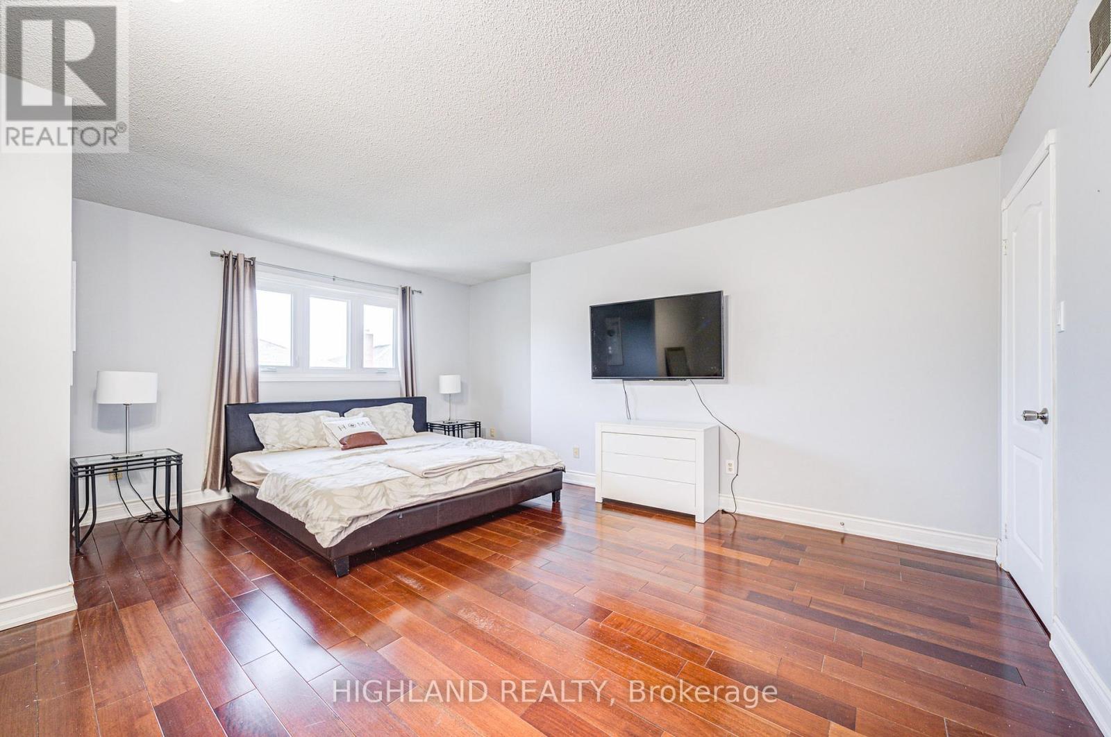 4781 Crystal Rose Drive, Mississauga, Ontario  L5V 1G9 - Photo 25 - W12516918