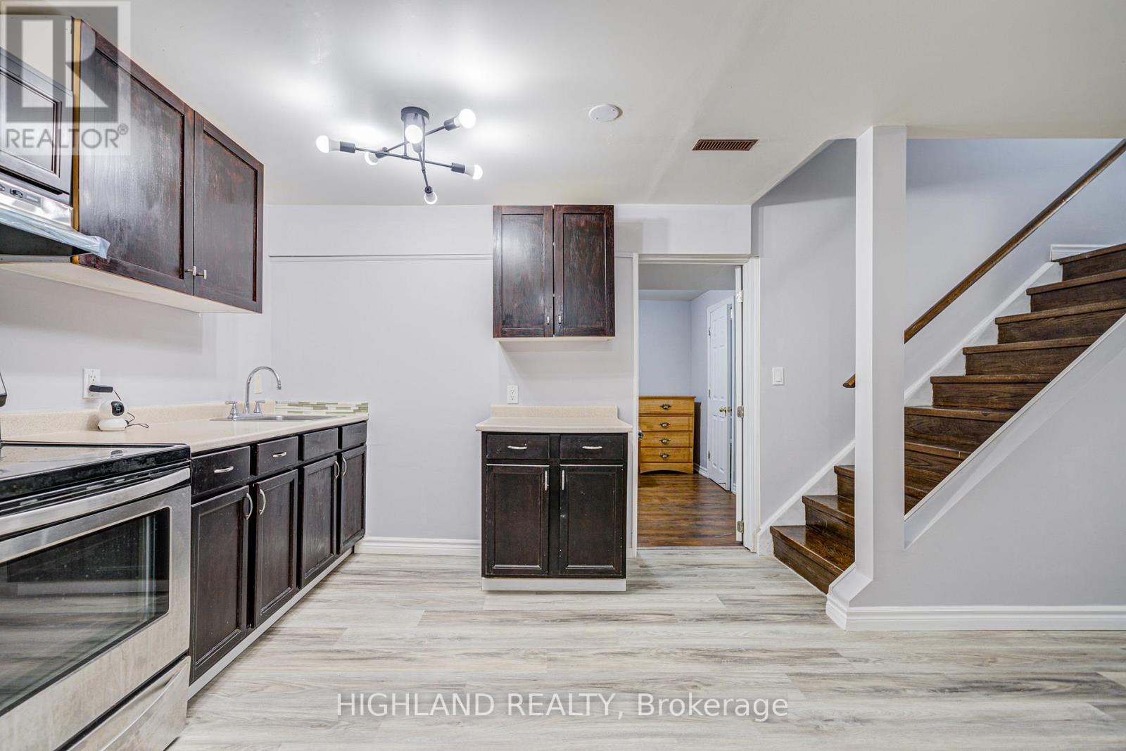 4781 Crystal Rose Drive, Mississauga, Ontario  L5V 1G9 - Photo 37 - W12516918