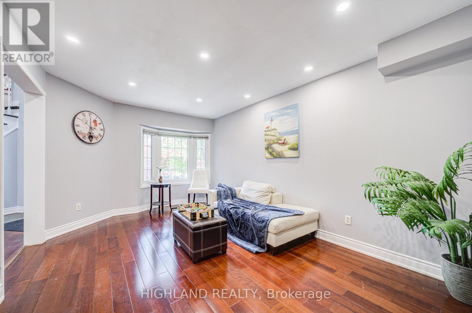 4781 Crystal Rose Drive, Mississauga, Ontario  L5V 1G9 - Photo 9 - W12516918