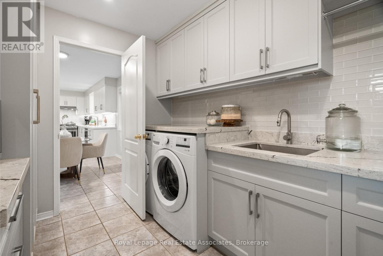 62 Pike Road, Oakville, Ontario  L6H 6C3 - Photo 16 - W12516922