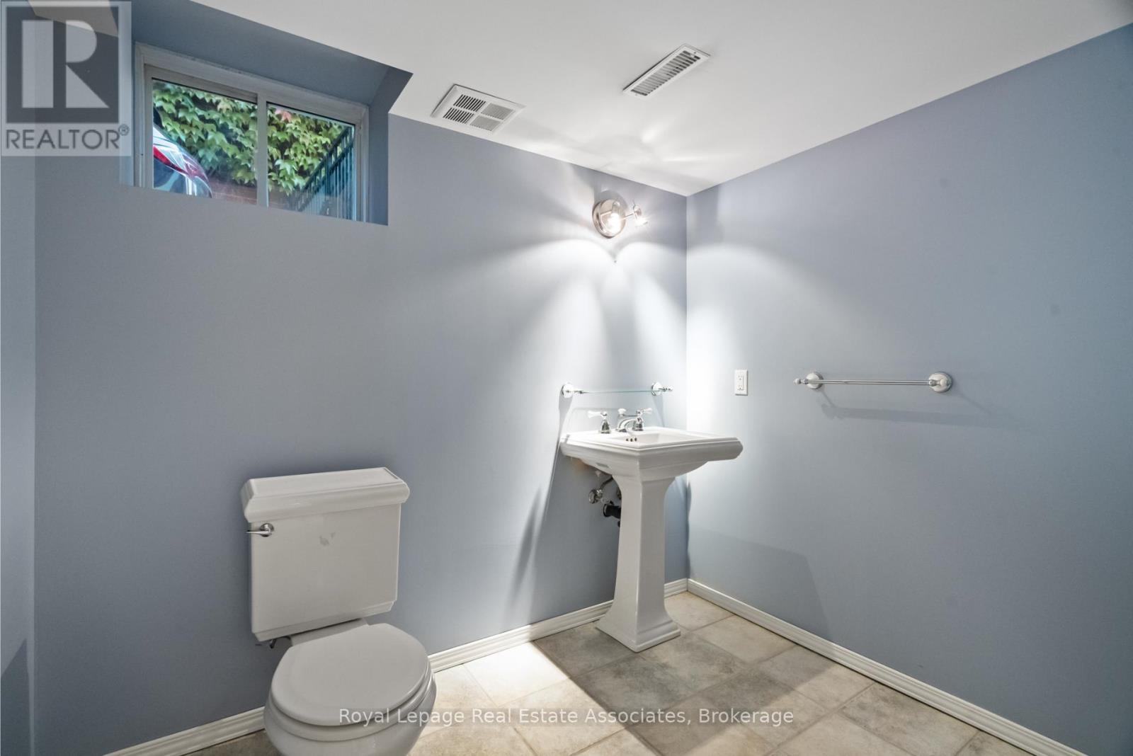 62 Pike Road, Oakville, Ontario  L6H 6C3 - Photo 32 - W12516922