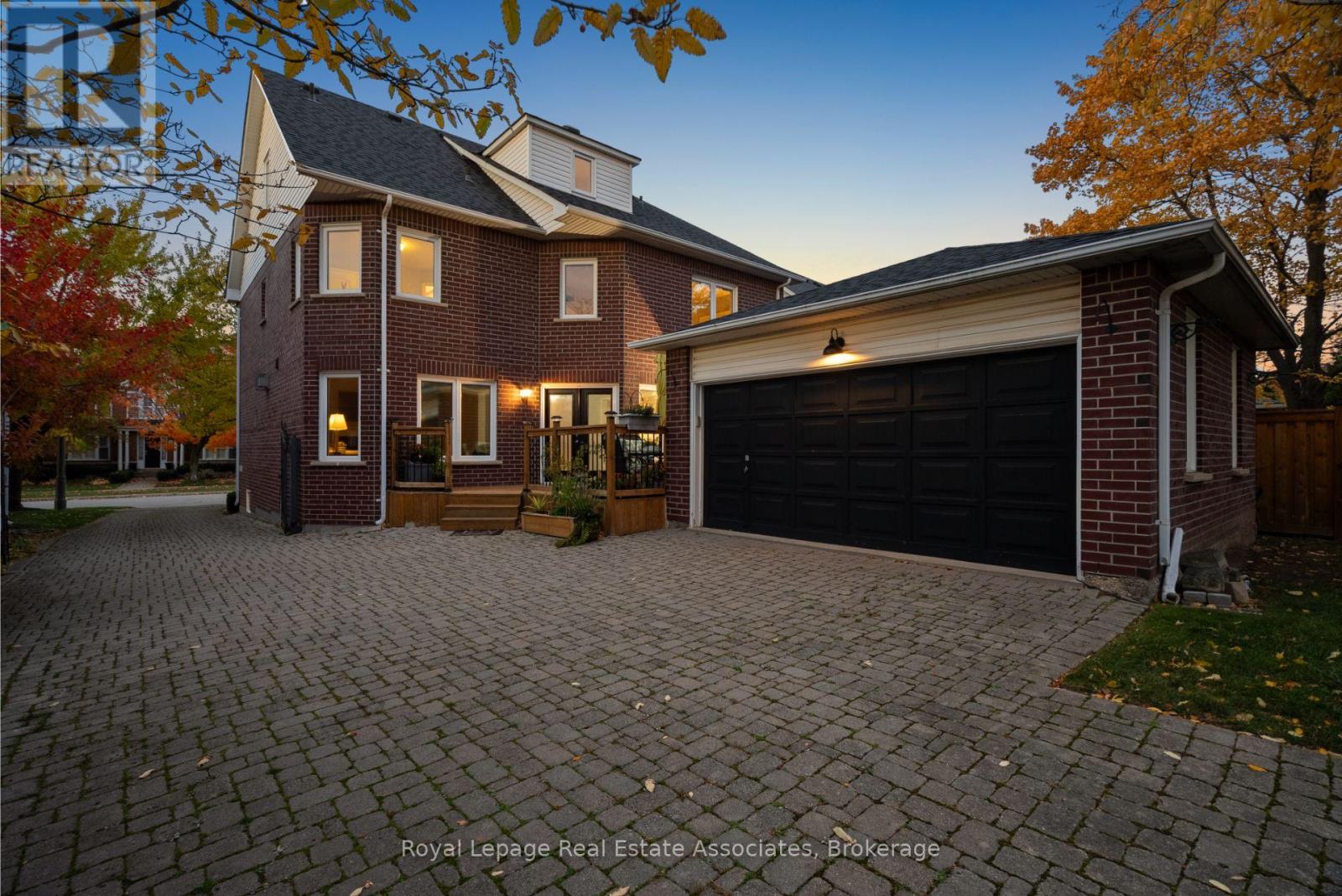 62 Pike Road, Oakville, Ontario  L6H 6C3 - Photo 35 - W12516922