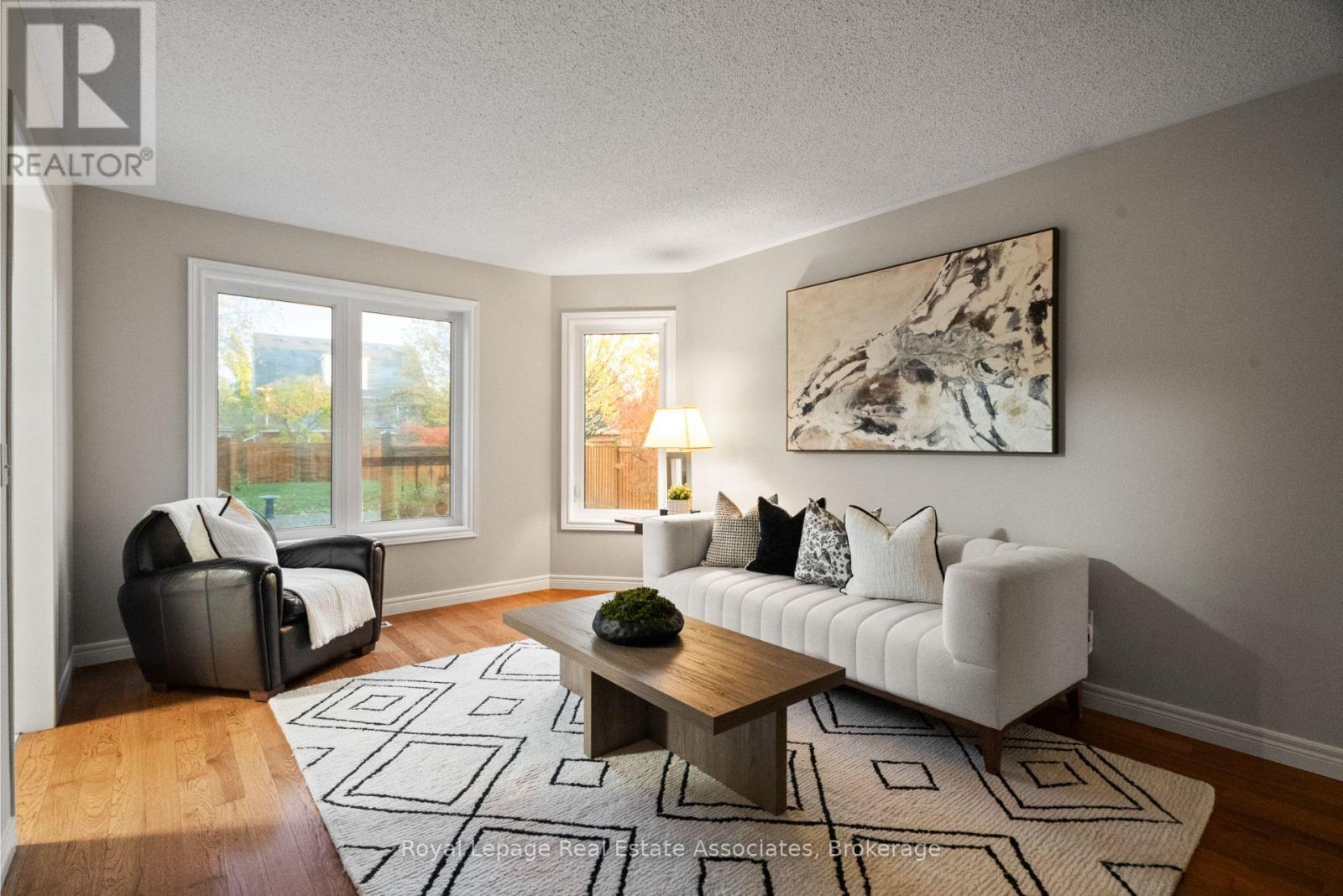 62 Pike Road, Oakville, Ontario  L6H 6C3 - Photo 6 - W12516922