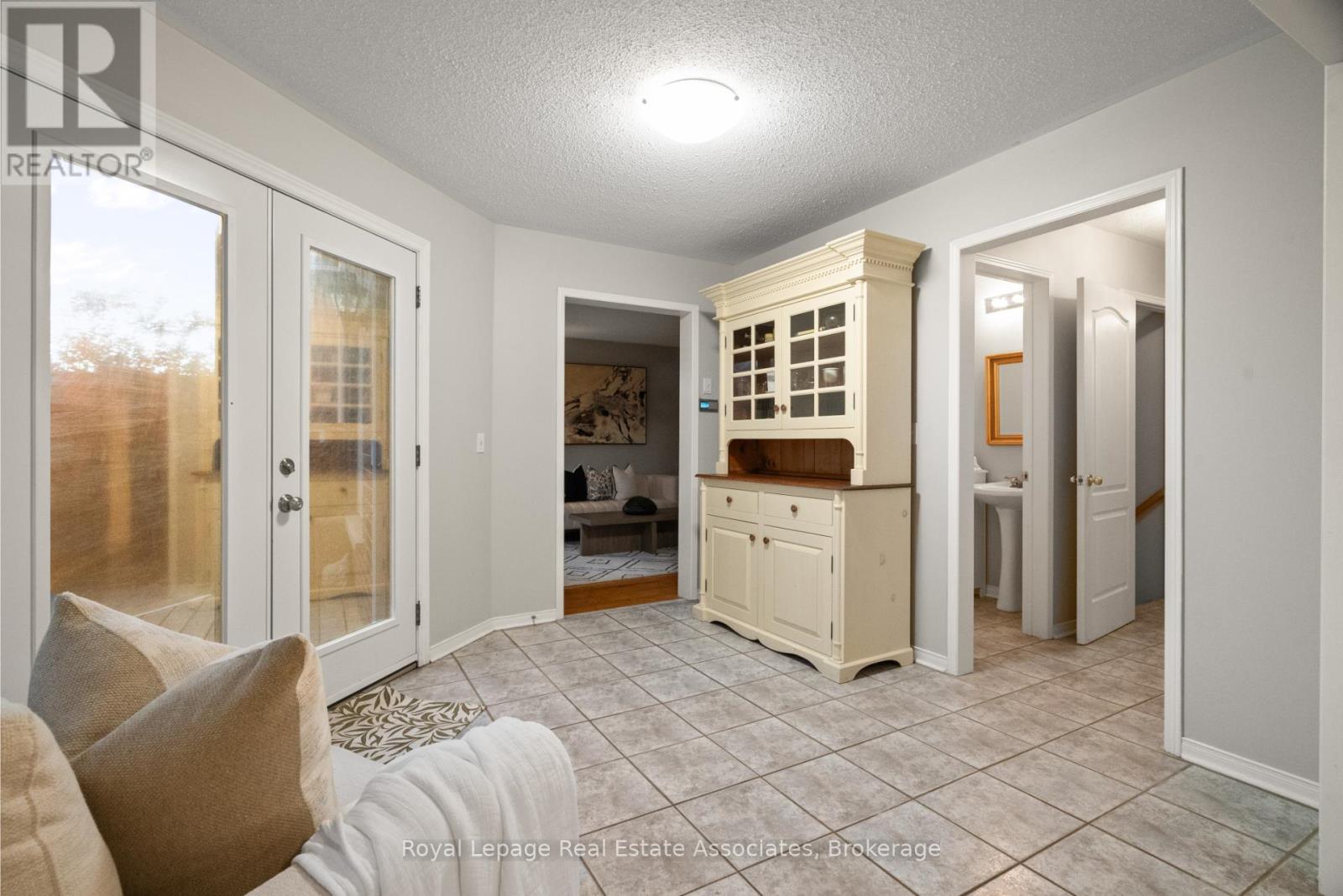 62 Pike Road, Oakville, Ontario  L6H 6C3 - Photo 9 - W12516922