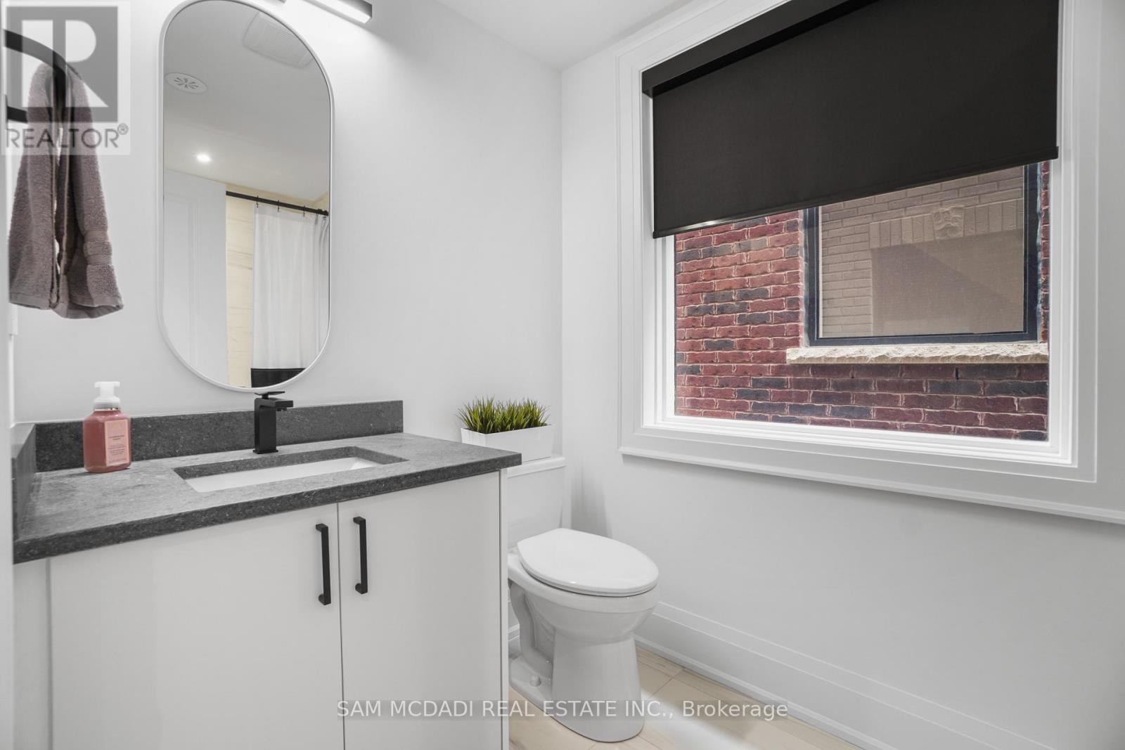 24 - 10 Lunar Crescent, Mississauga, Ontario  L5M 2P6 - Photo 17 - W12516932