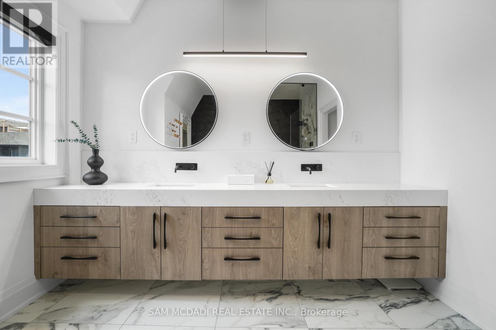 24 - 10 Lunar Crescent, Mississauga, Ontario  L5M 2P6 - Photo 24 - W12516932