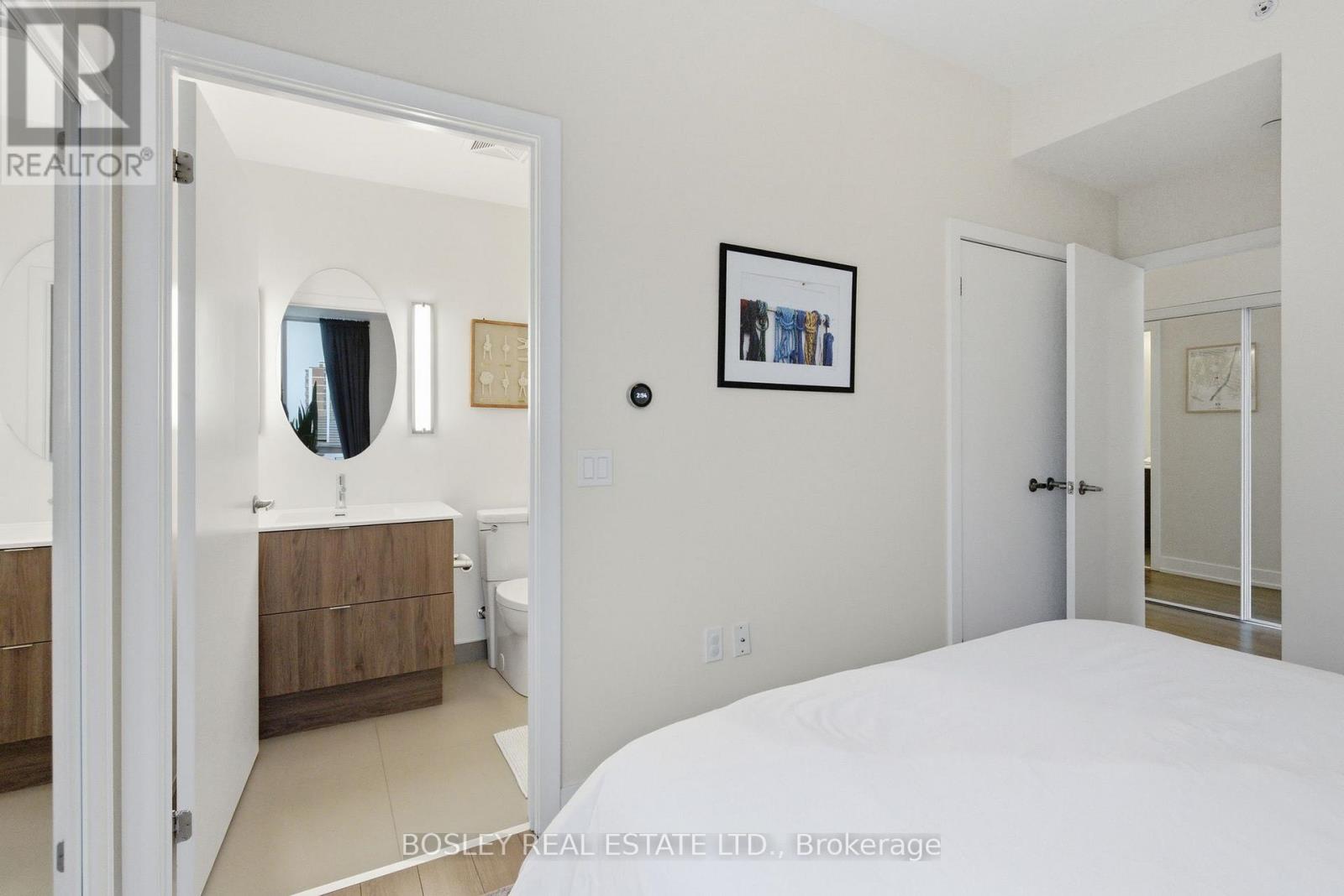 501 - 8 Ann Street, Mississauga, Ontario  L5G 3E6 - Photo 14 - W12516948