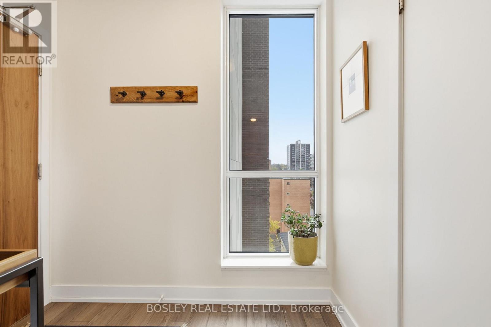 501 - 8 Ann Street, Mississauga, Ontario  L5G 3E6 - Photo 3 - W12516948