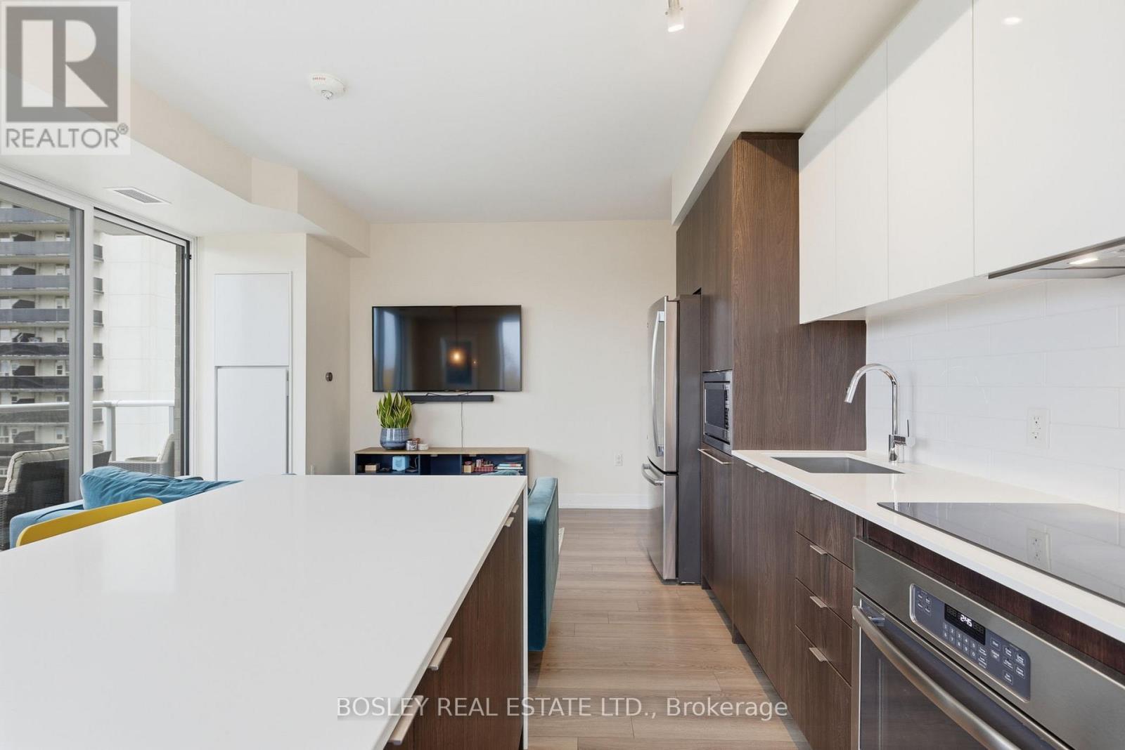 501 - 8 Ann Street, Mississauga, Ontario  L5G 3E6 - Photo 5 - W12516948