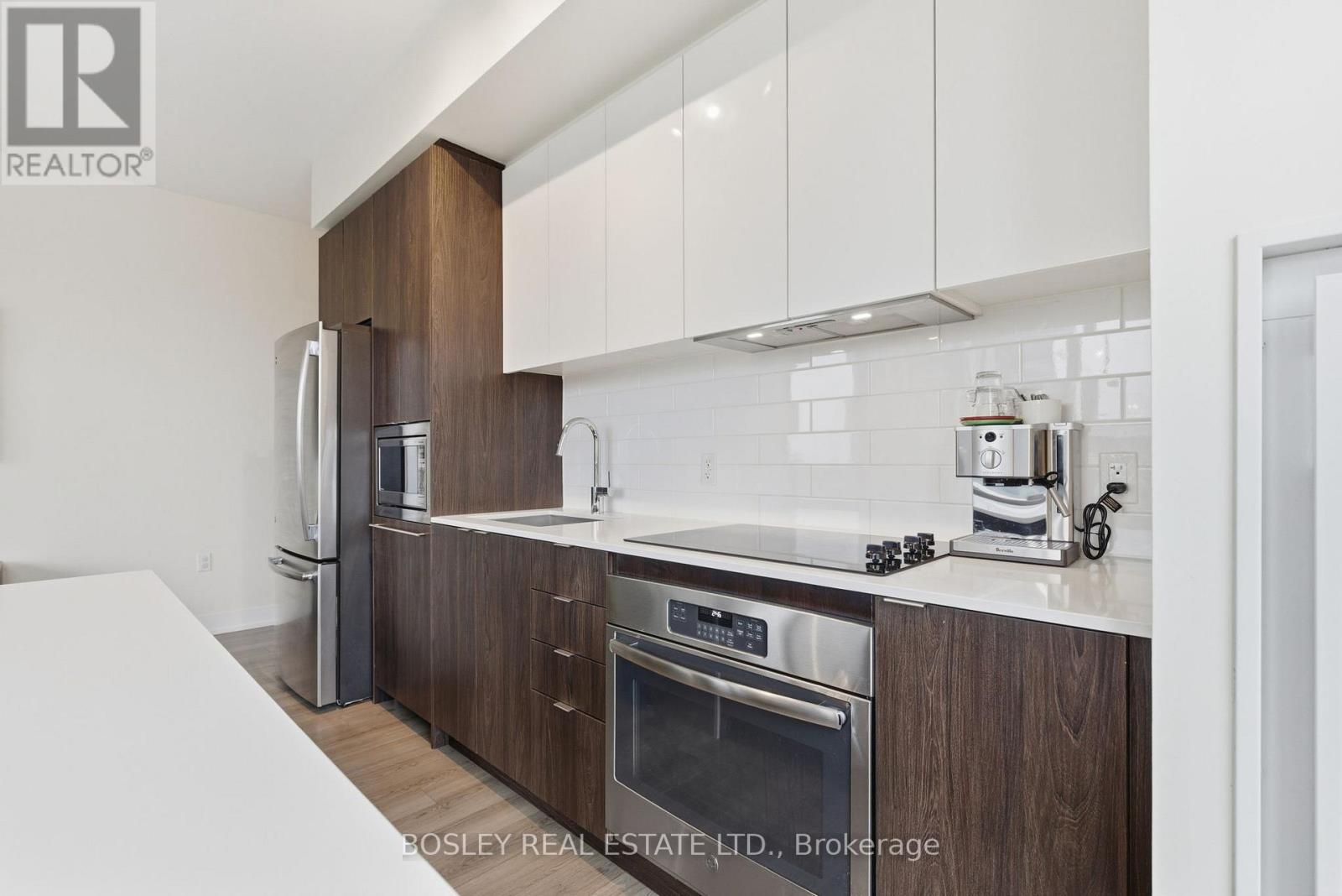 501 - 8 Ann Street, Mississauga, Ontario  L5G 3E6 - Photo 6 - W12516948