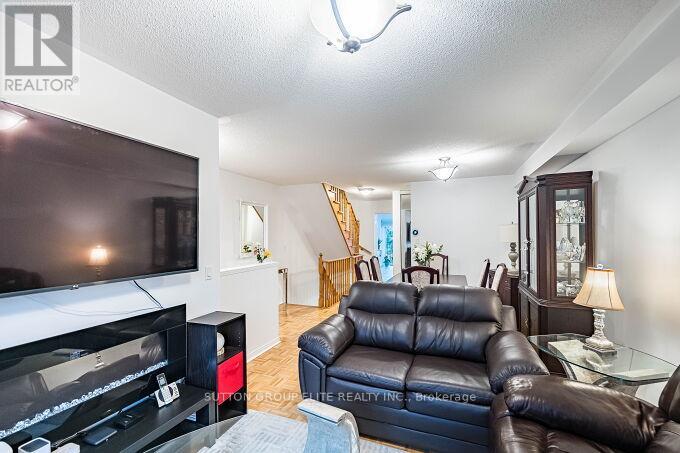 5055 Heatherleigh Avenue, Mississauga, Ontario  L5V 2R9 - Photo 12 - W12517020