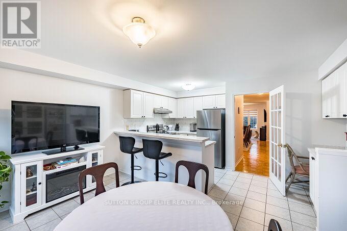 5055 Heatherleigh Avenue, Mississauga, Ontario  L5V 2R9 - Photo 19 - W12517020