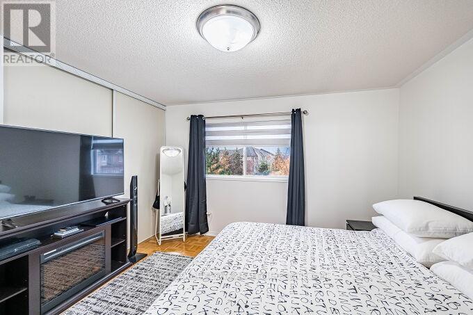 5055 Heatherleigh Avenue, Mississauga, Ontario  L5V 2R9 - Photo 33 - W12517020