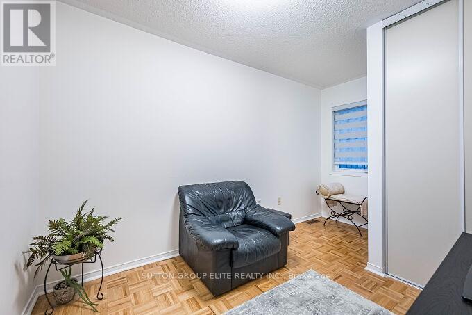 5055 Heatherleigh Avenue, Mississauga, Ontario  L5V 2R9 - Photo 37 - W12517020