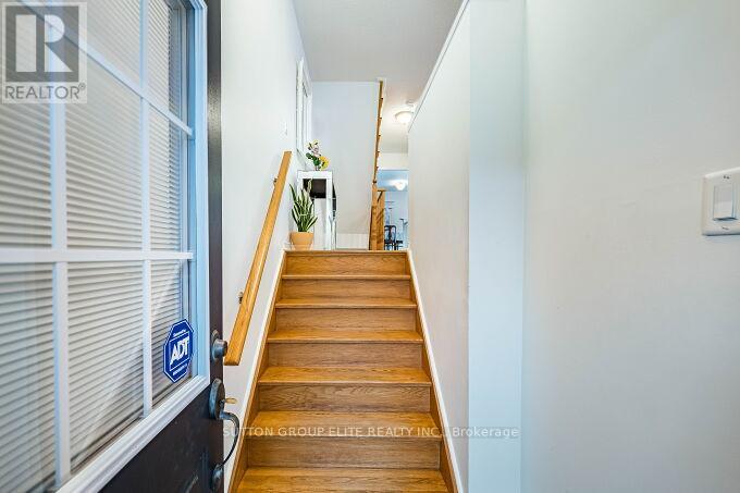 5055 Heatherleigh Avenue, Mississauga, Ontario  L5V 2R9 - Photo 6 - W12517020