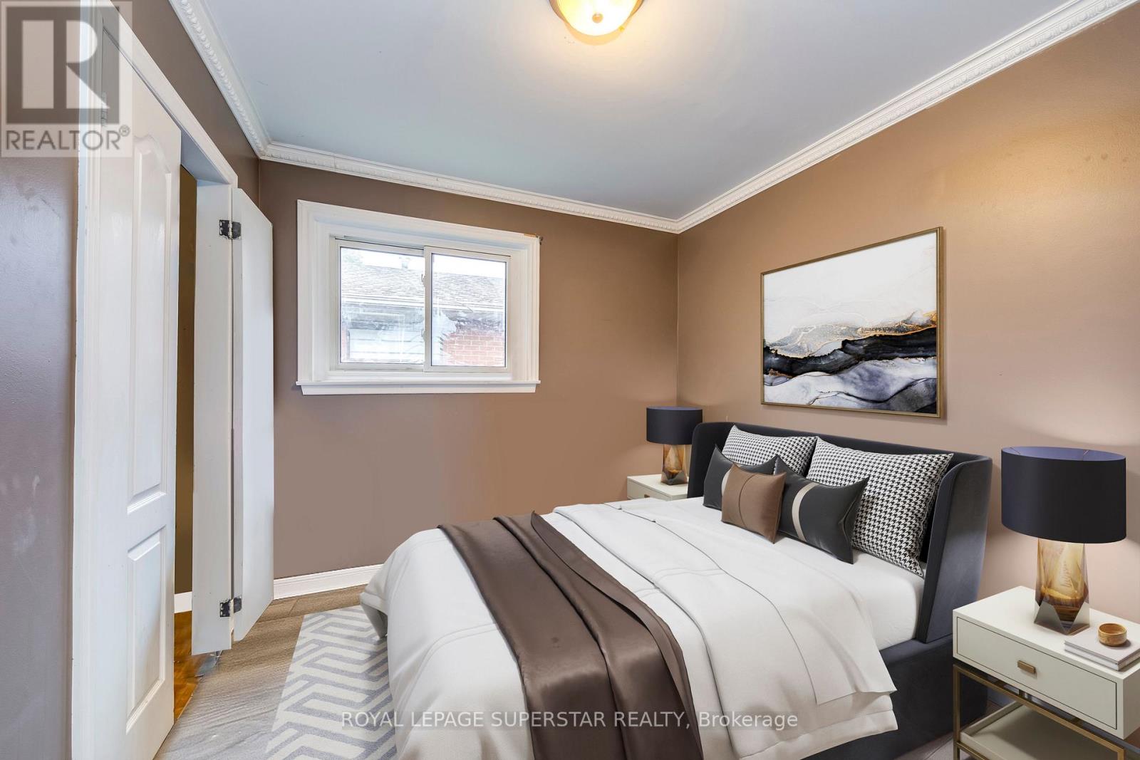 8 Midhurst Drive, Toronto, Ontario  M9V 1Z7 - Photo 11 - W12517022