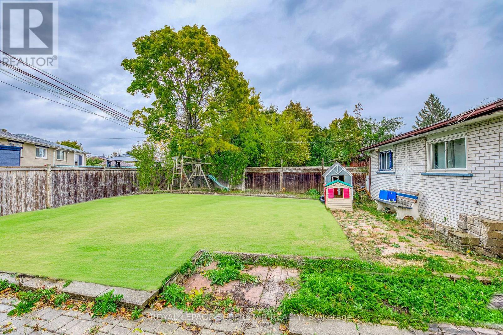 8 Midhurst Drive, Toronto, Ontario  M9V 1Z7 - Photo 15 - W12517022