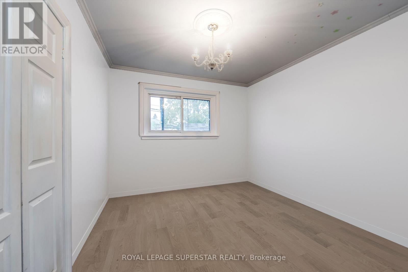 8 Midhurst Drive, Toronto, Ontario  M9V 1Z7 - Photo 8 - W12517022