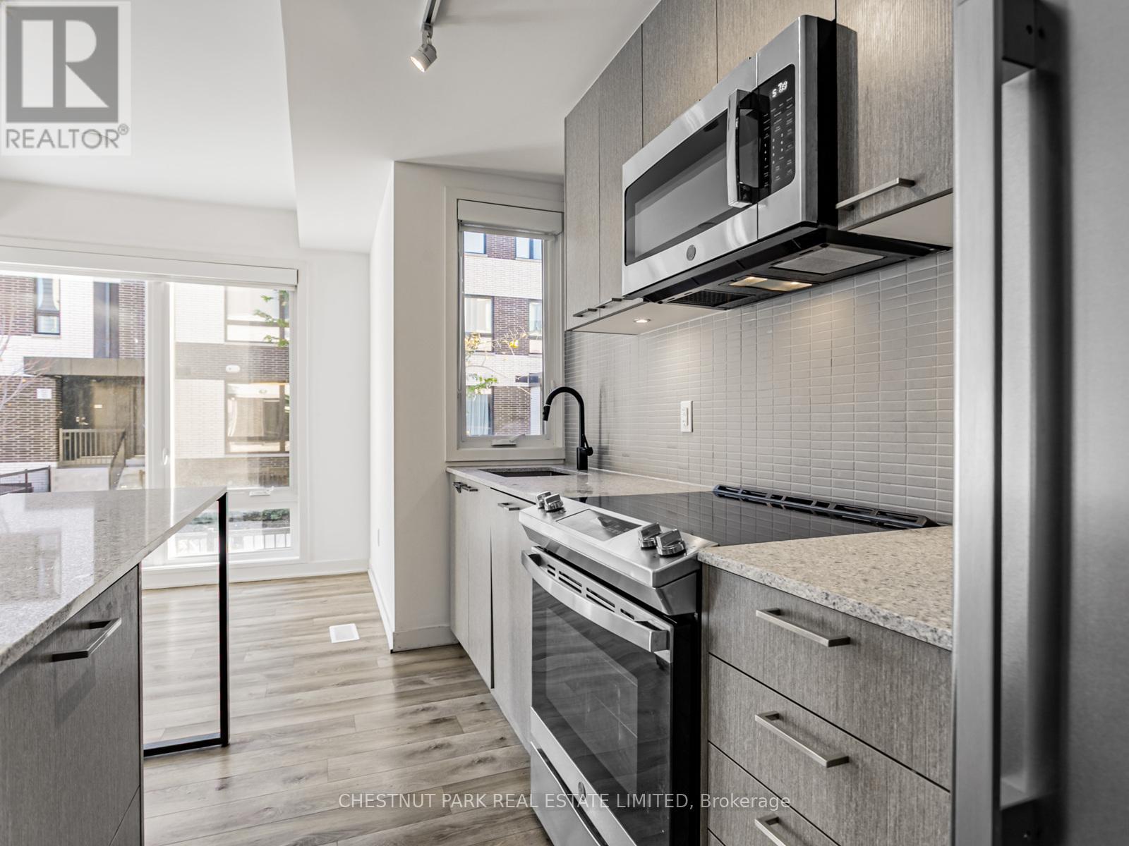 Th4 - 30 Ed Clark Gardens, Toronto (Weston-Pellam Park), Ontario  M6N 0B5 - Photo 12 - W12517024