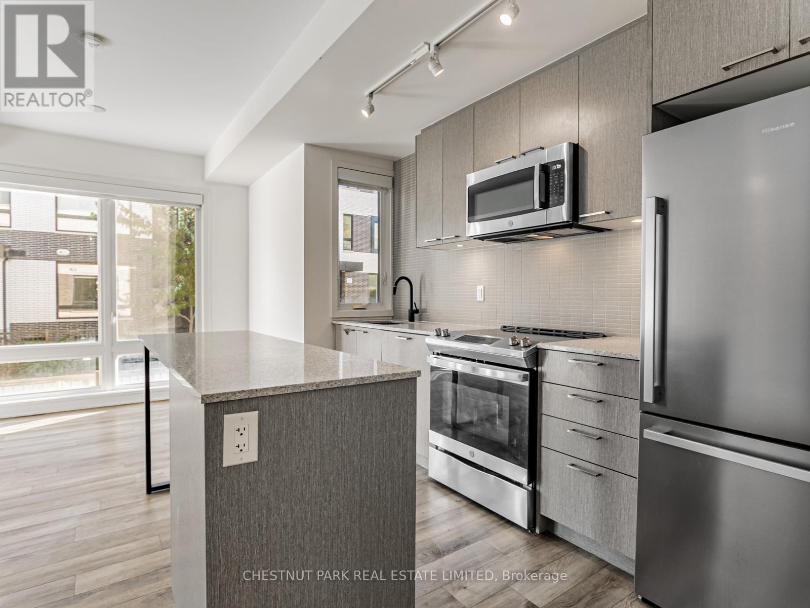 Th4 - 30 Ed Clark Gardens, Toronto (Weston-Pellam Park), Ontario  M6N 0B5 - Photo 14 - W12517024