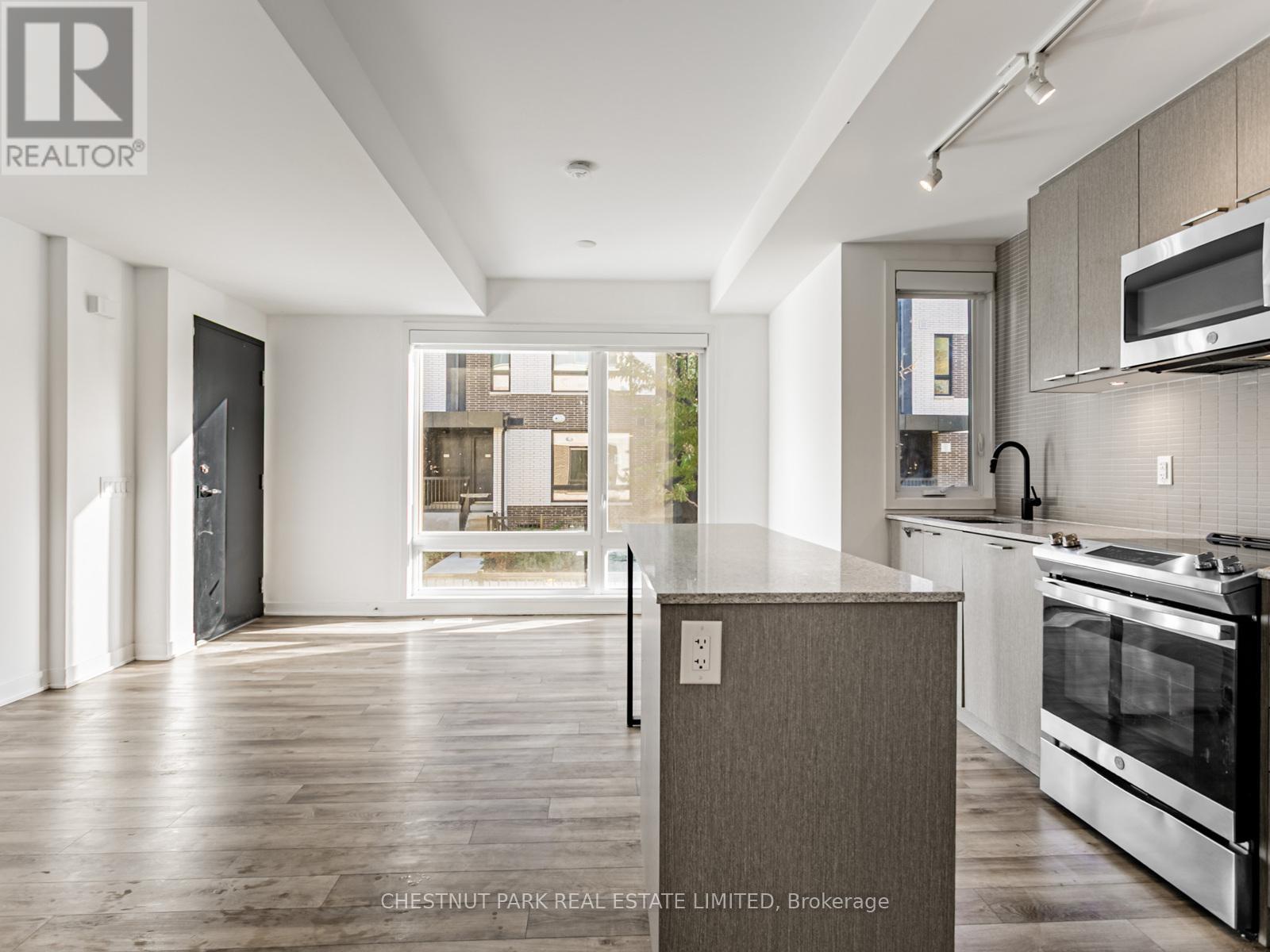 Th4 - 30 Ed Clark Gardens, Toronto (Weston-Pellam Park), Ontario  M6N 0B5 - Photo 15 - W12517024