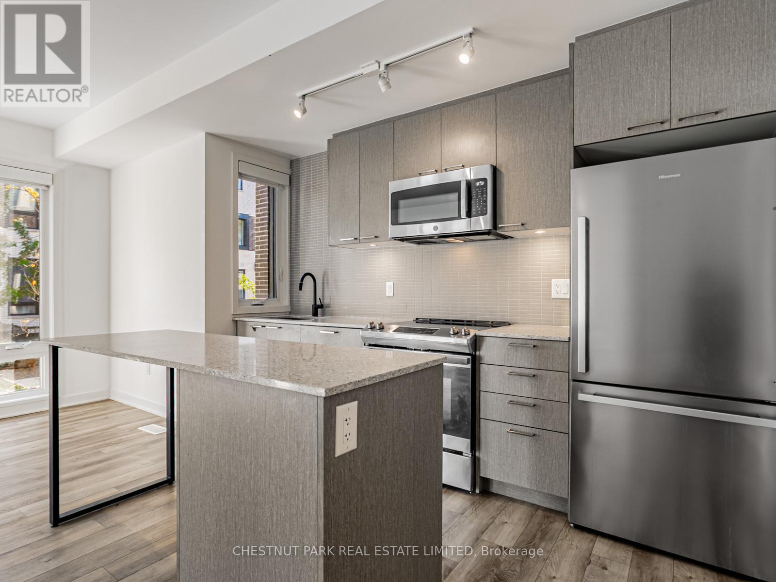 Th4 - 30 Ed Clark Gardens, Toronto (Weston-Pellam Park), Ontario  M6N 0B5 - Photo 16 - W12517024